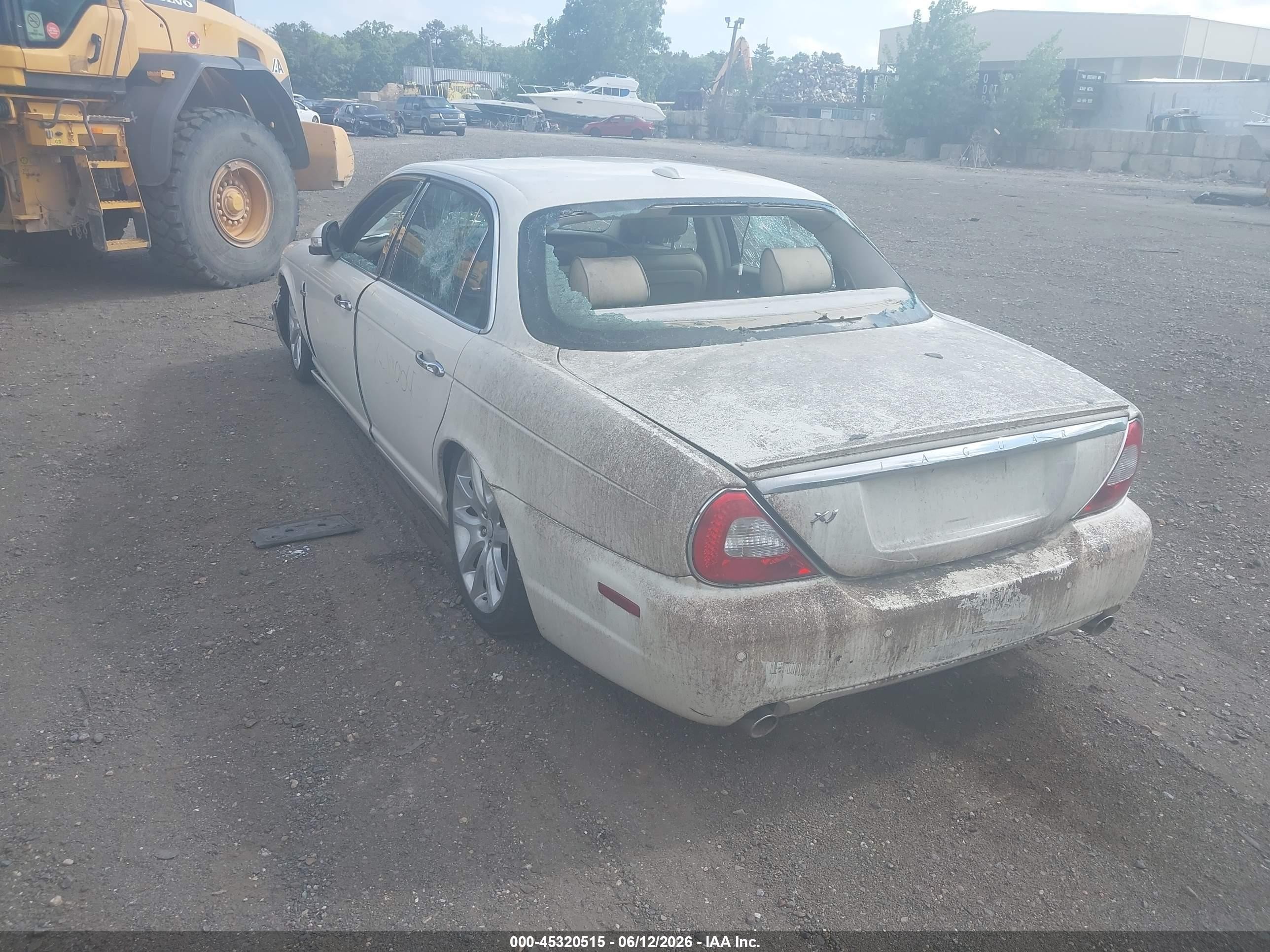 2008 Jaguar Xj Xj8 L White vin: SAJWA79B68SH23716