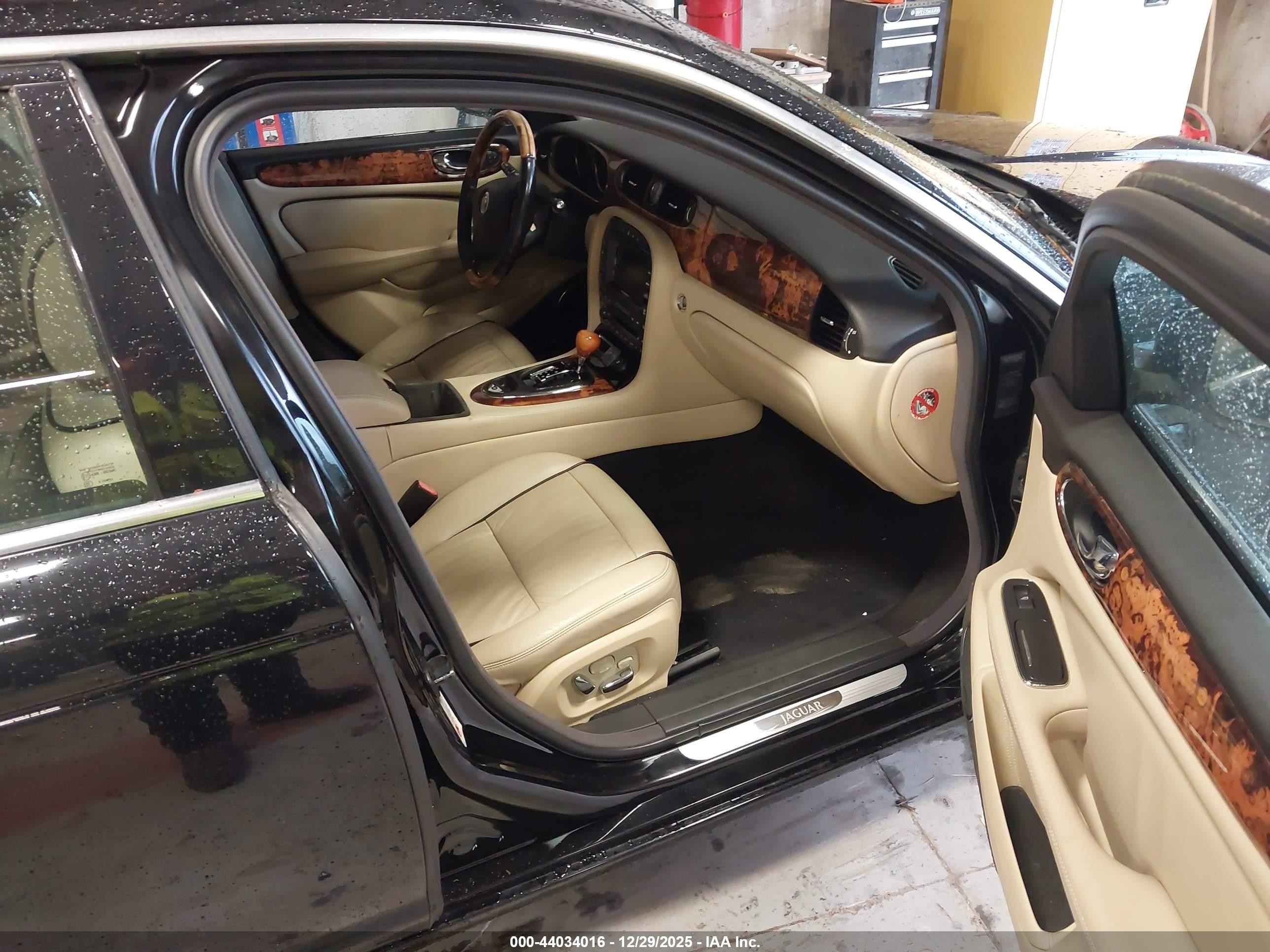 2009 Jaguar Xj Xj8 L Черный vin: SAJWA79B79SH31633