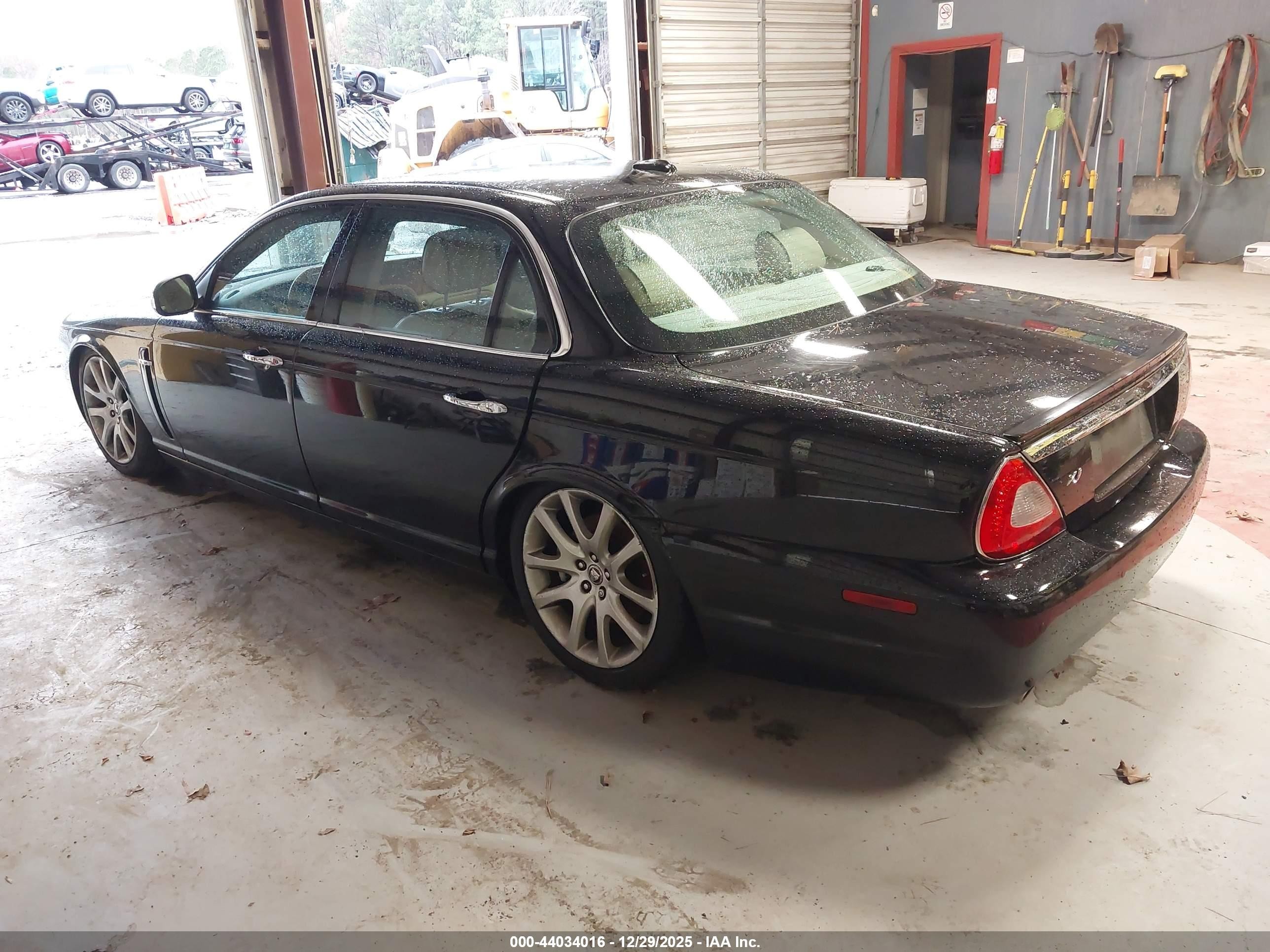 2009 Jaguar Xj Xj8 L Черный vin: SAJWA79B79SH31633