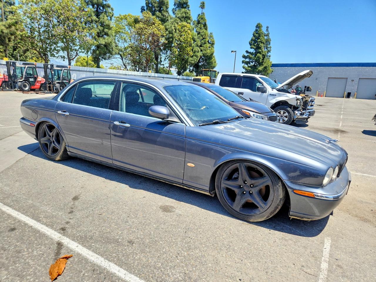 2006 Jaguar Xj8 L Silver vin: SAJWA79B86SH09006