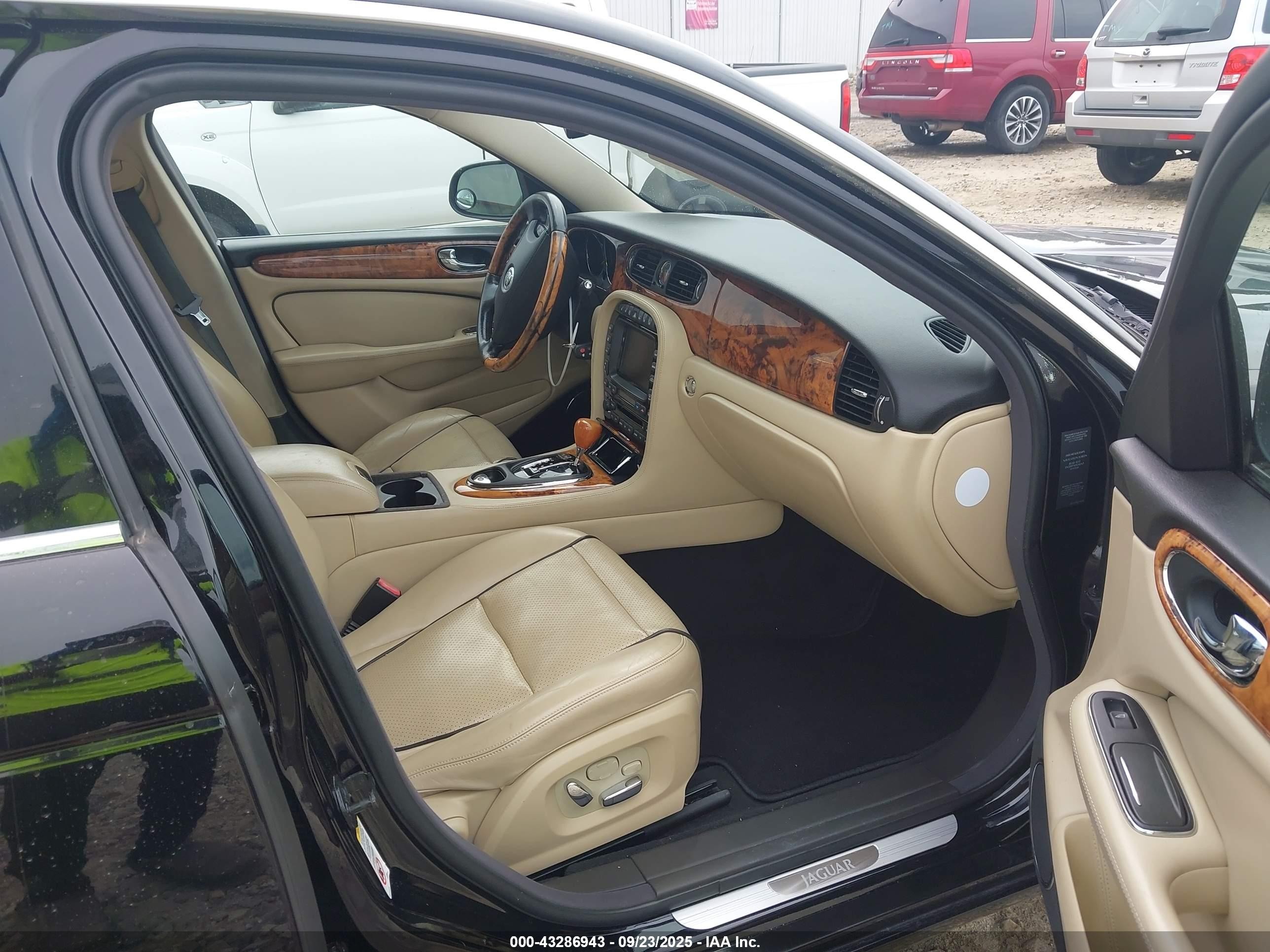 2008 Jaguar Xj Xj8 L Black vin: SAJWA79B98SH19448
