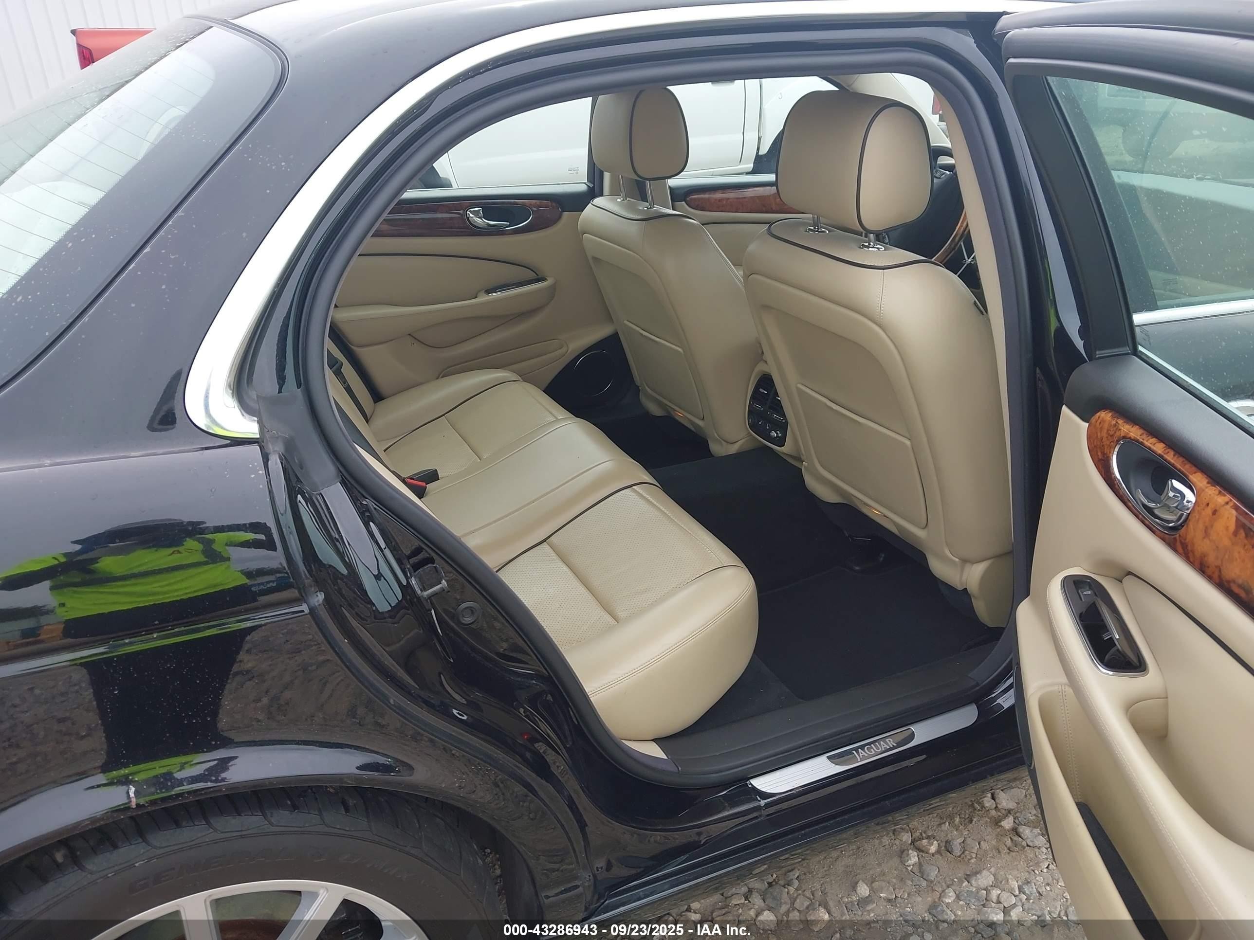 2008 Jaguar Xj Xj8 L Black vin: SAJWA79B98SH19448