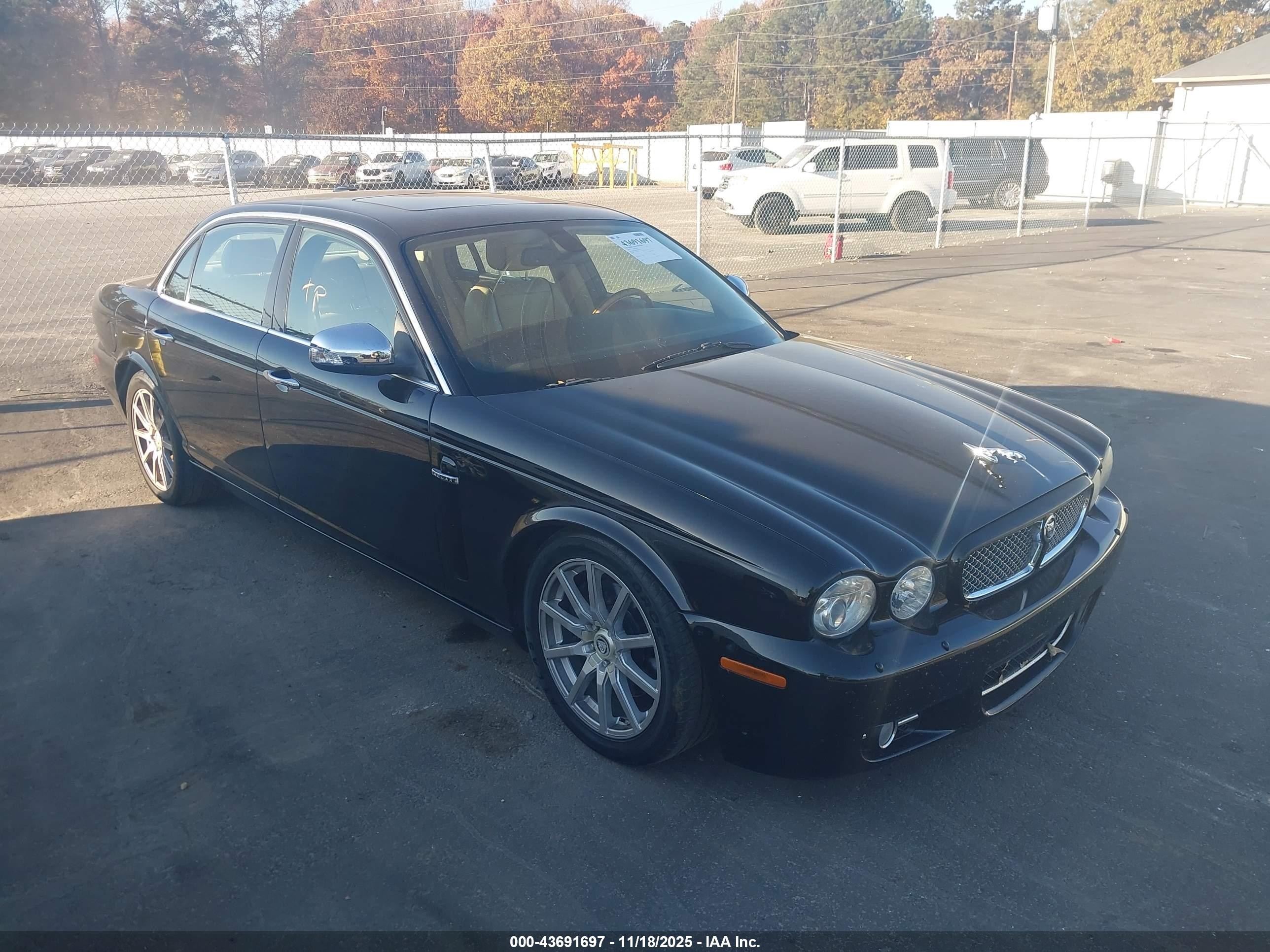 2008 Jaguar Xj Xj8 L Black vin: SAJWA79B98SH19448