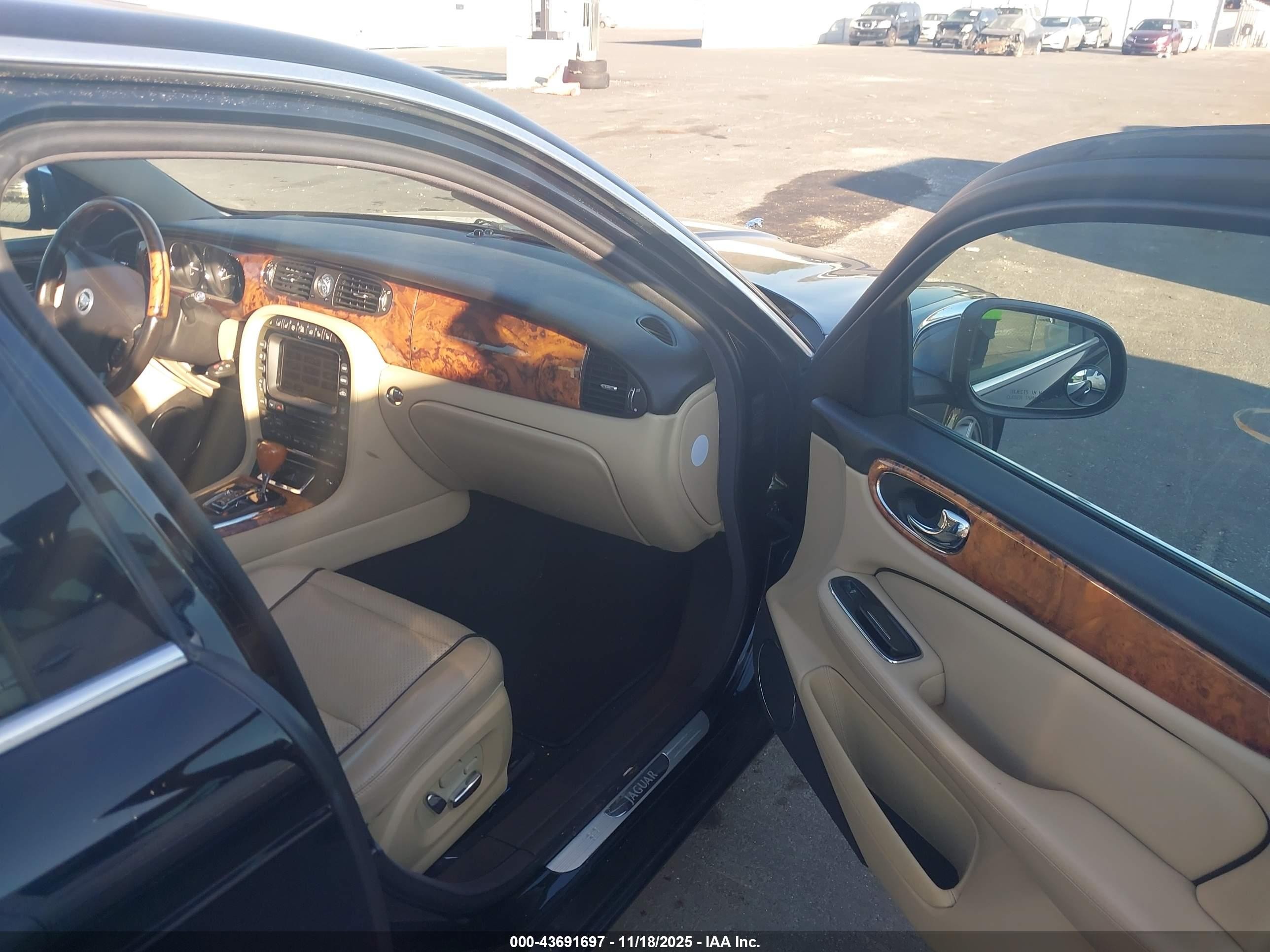 2008 Jaguar Xj Xj8 L Black vin: SAJWA79B98SH19448