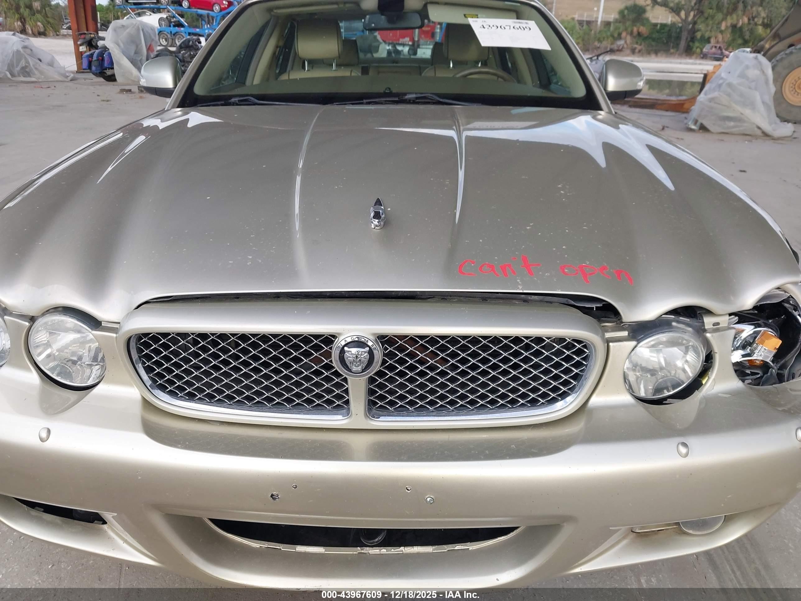 2008 Jaguar Xj Xj8 L Gold vin: SAJWA79BX8SH20804