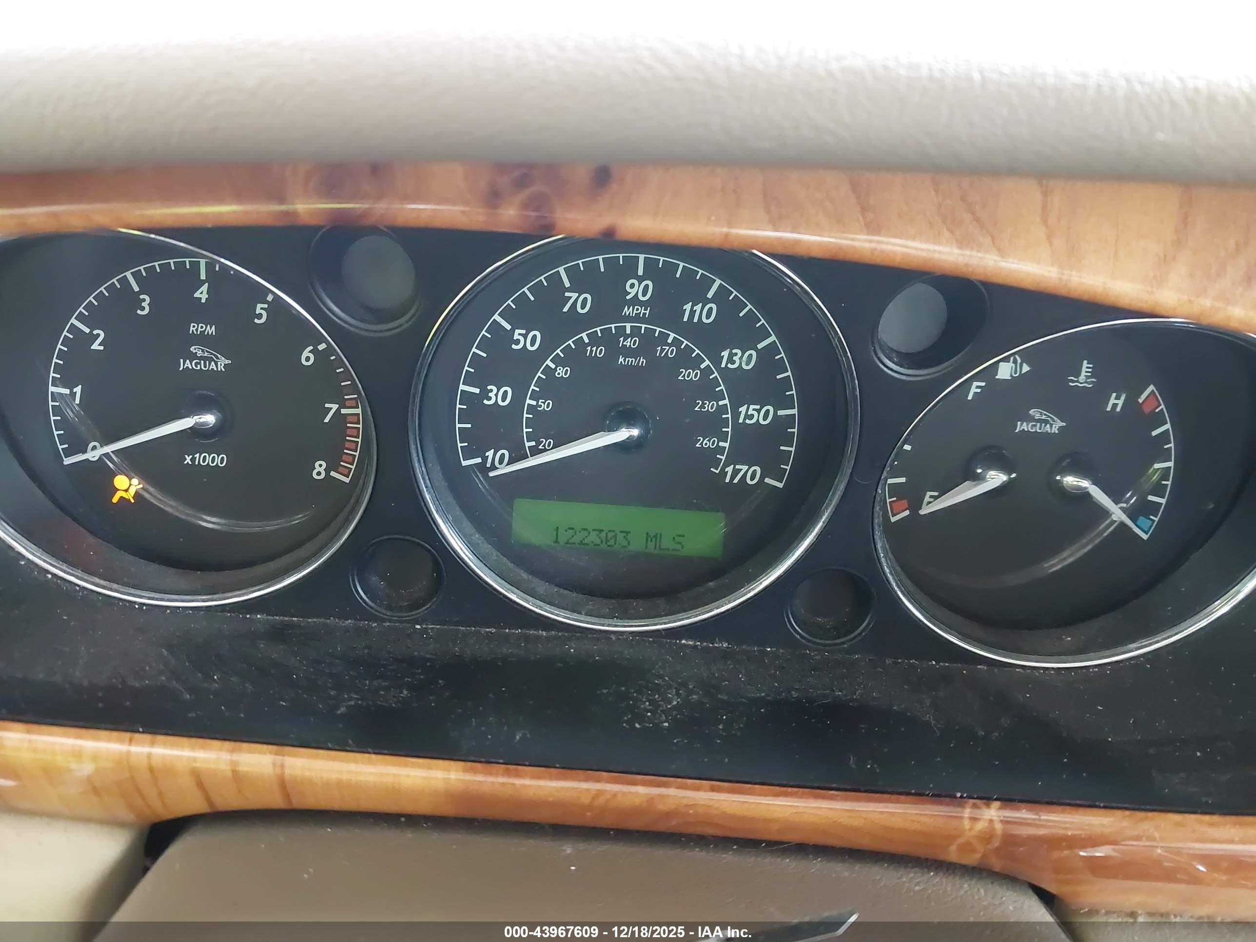 2008 Jaguar Xj Xj8 L Gold vin: SAJWA79BX8SH20804