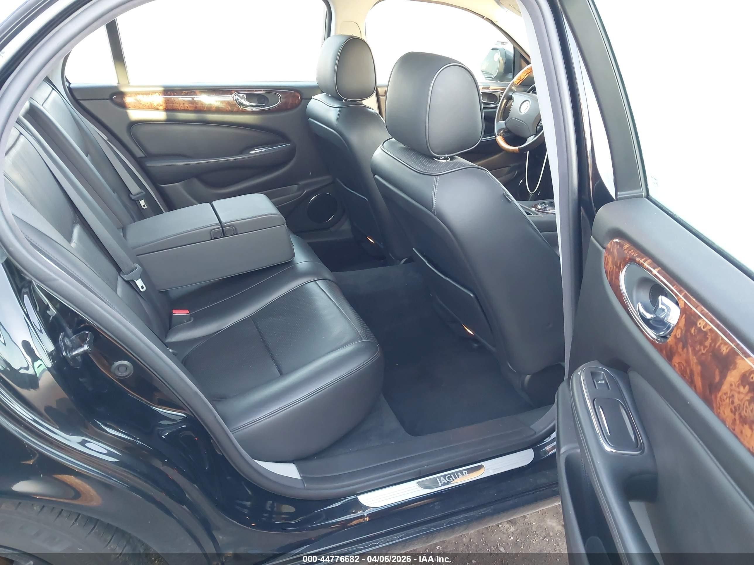 2009 Jaguar Xj Xj8 L Черный vin: SAJWA79BX9SH30606