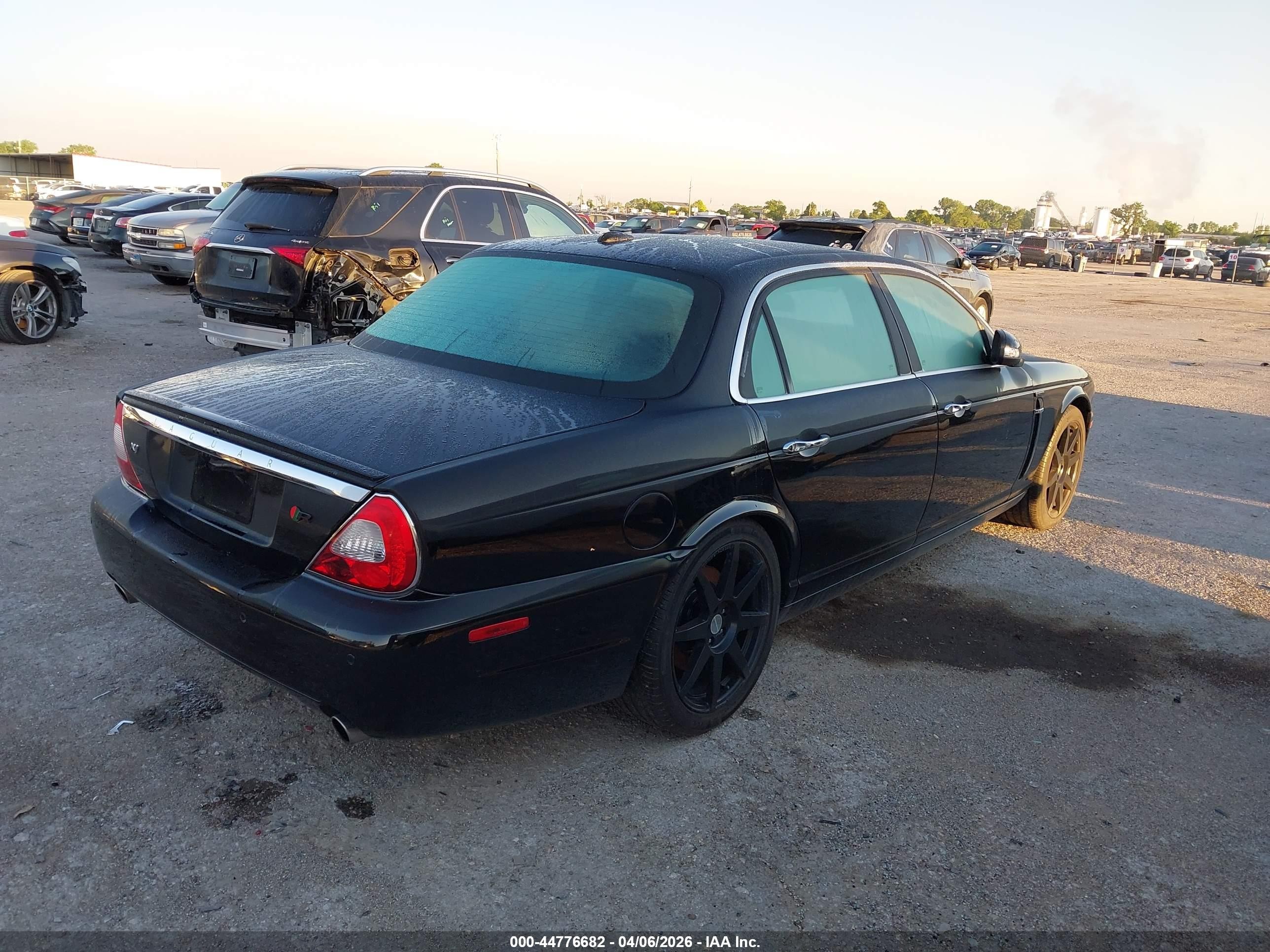 2009 Jaguar Xj Xj8 L Черный vin: SAJWA79BX9SH30606