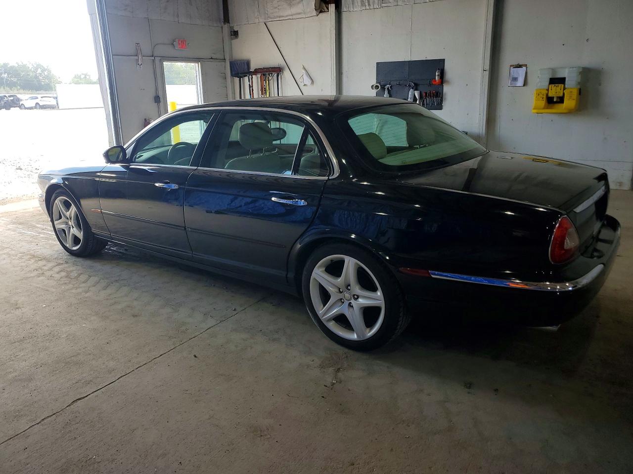 2005 Jaguar Xj8 L Black vin: SAJWA79C65SG47323
