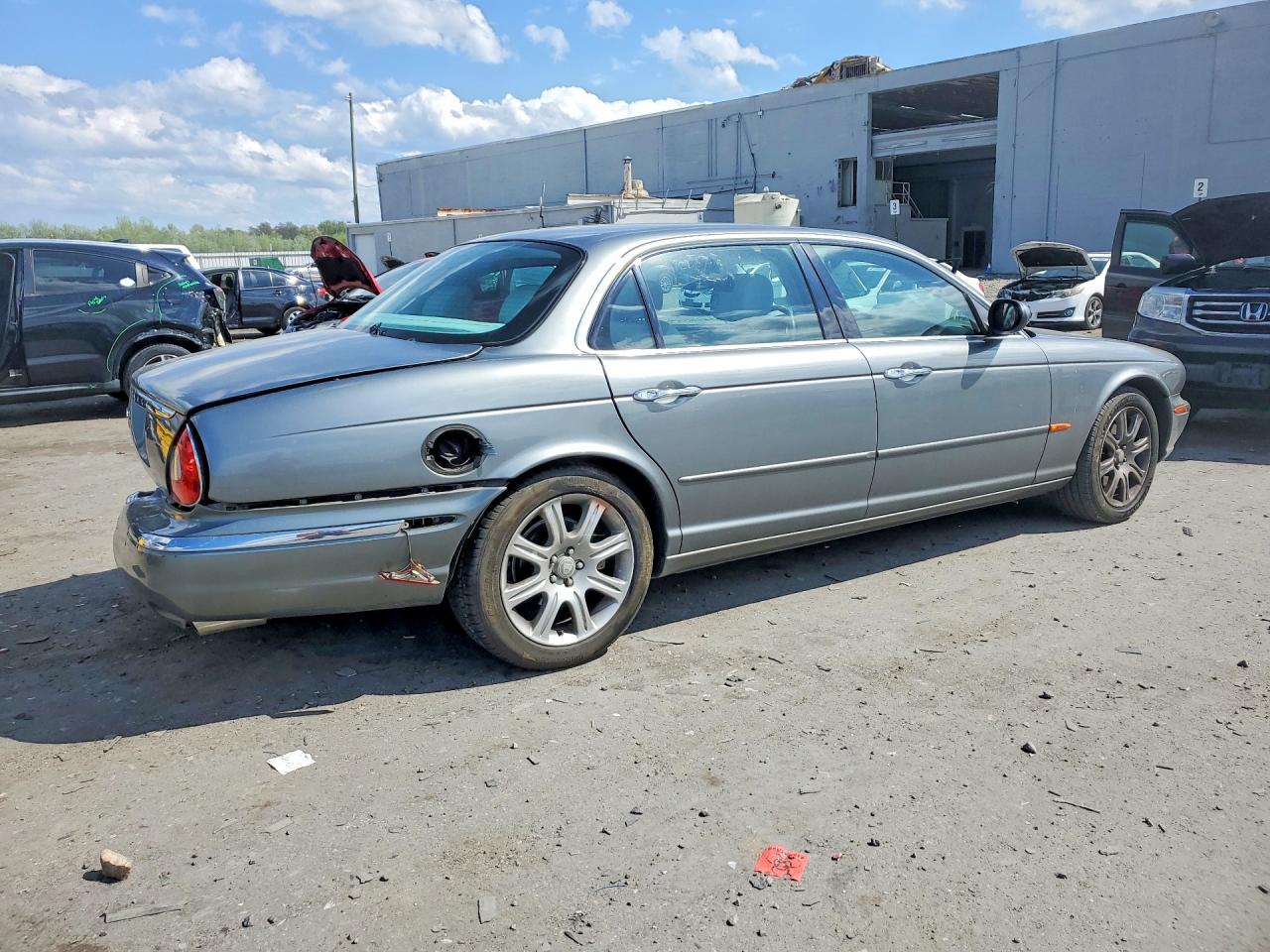 2005 Jaguar Xj8 L Gray vin: SAJWA79C95SG48787