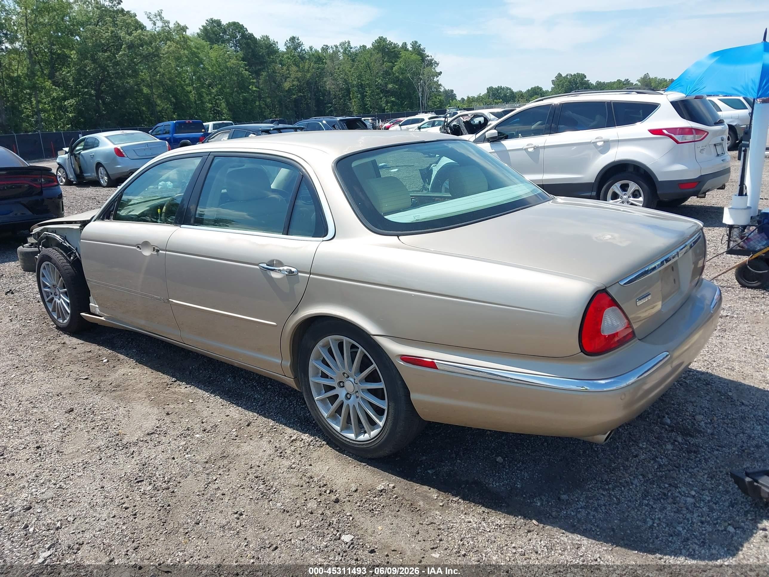 2005 Jaguar Xj Xj8 L Коричневый vin: SAJWA79CX5SG37491