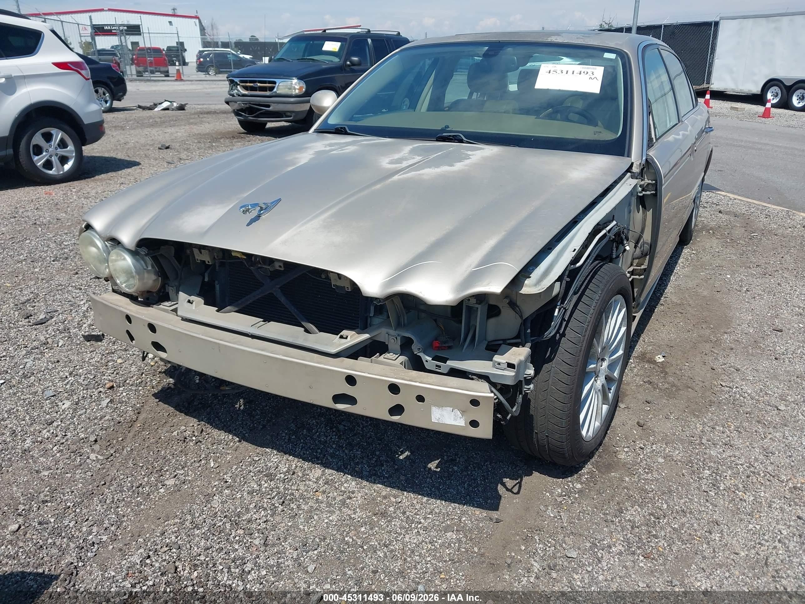 2005 Jaguar Xj Xj8 L Коричневый vin: SAJWA79CX5SG37491