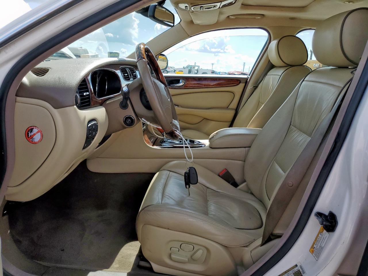 2006 Jaguar Vandenplas    White vin: SAJWA82B16SH06996