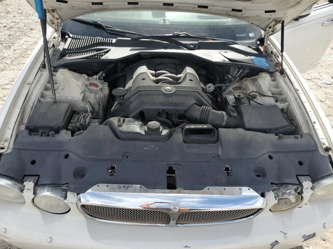 2008 Jaguar Xj Vanden Plas White vin: SAJWA82B18SH20934
