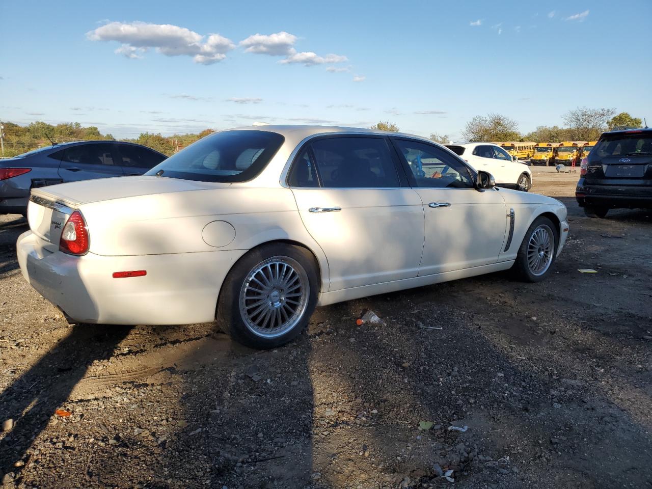 2008 Jaguar Xj Vanden Plas White vin: SAJWA82B48SH19955