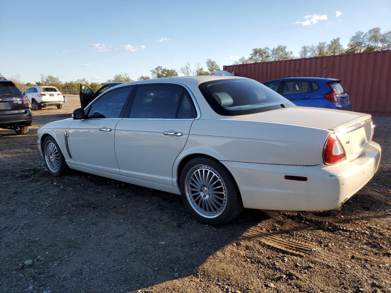 2008 Jaguar Xj Vanden Plas White vin: SAJWA82B48SH19955
