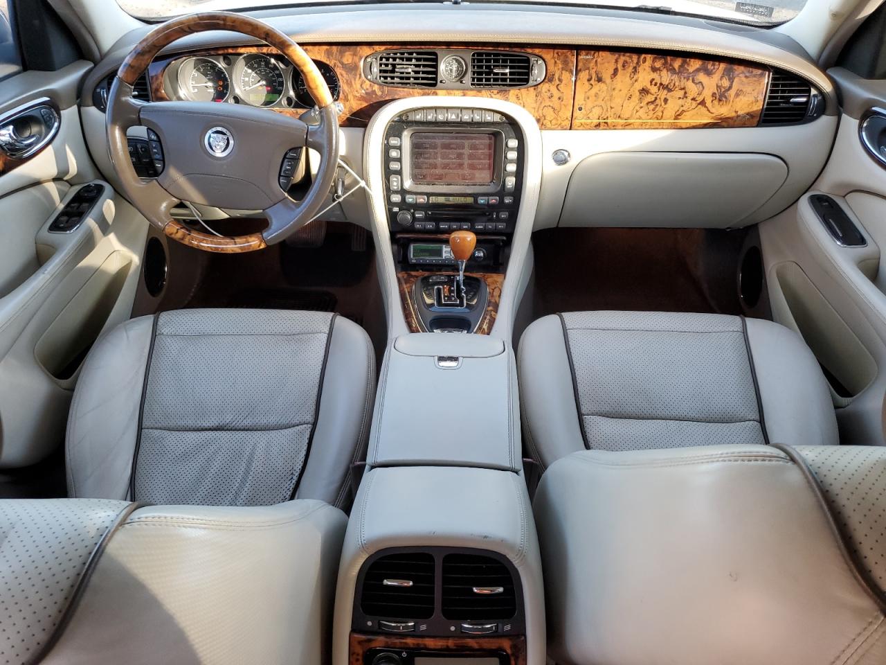 2008 Jaguar Xj Vanden Plas White vin: SAJWA82B48SH19955