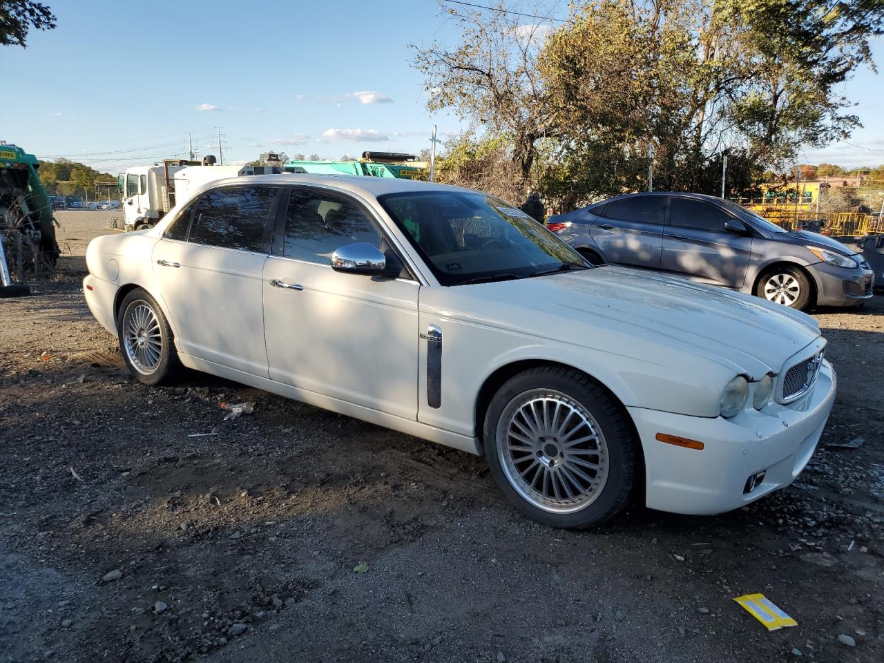 2008 Jaguar Xj Vanden Plas White vin: SAJWA82B48SH19955