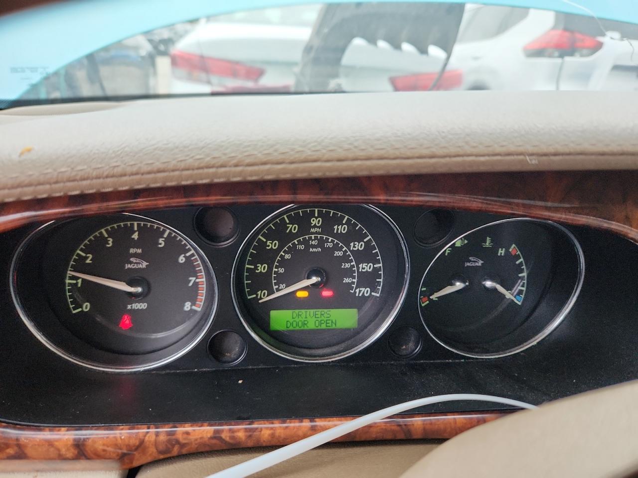 2008 Jaguar Xj Vanden Plas Two Tone vin: SAJWA82B48SH22922