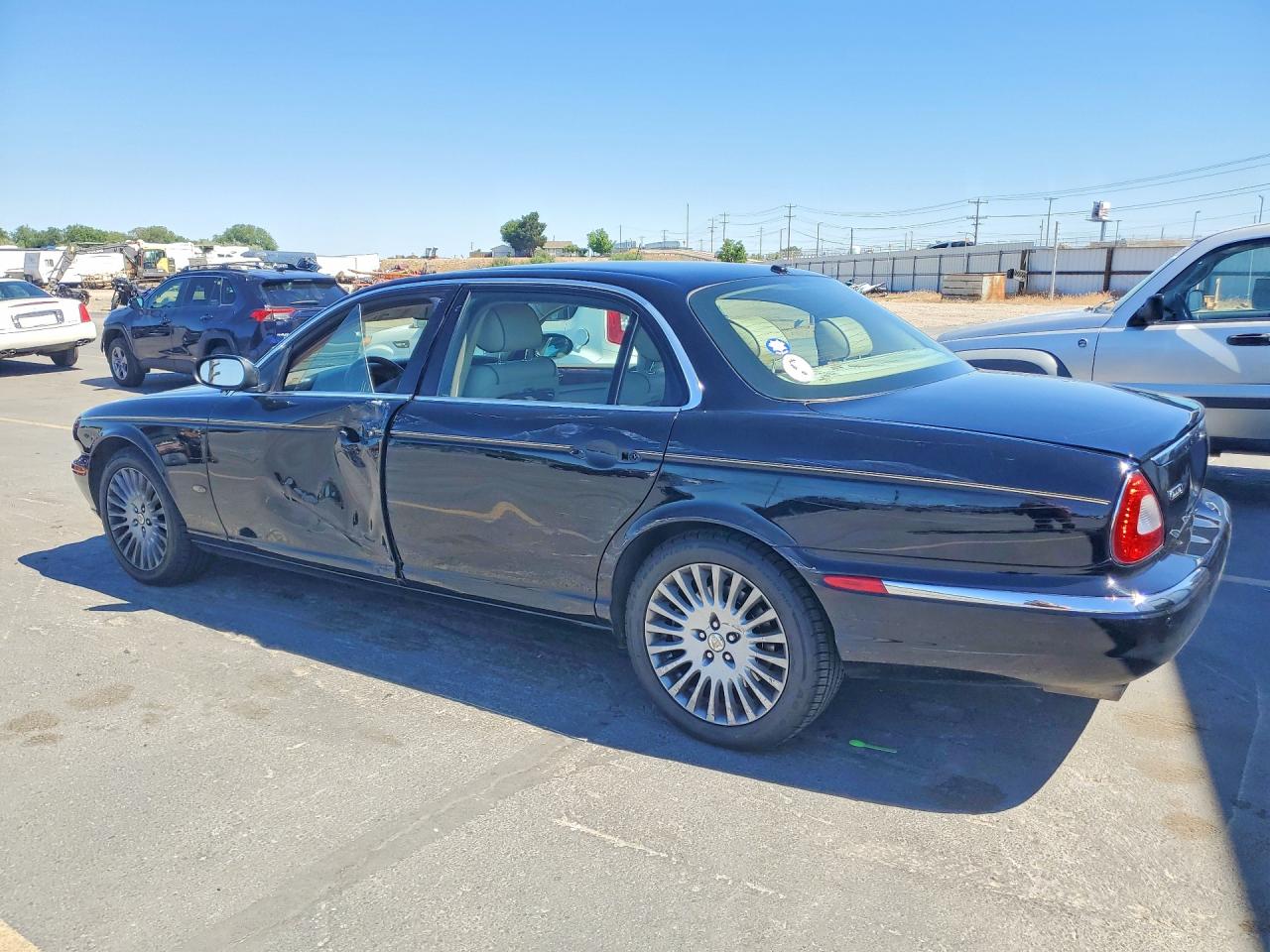 2006 Jaguar Vandenplas Black vin: SAJWA82B56SH11196