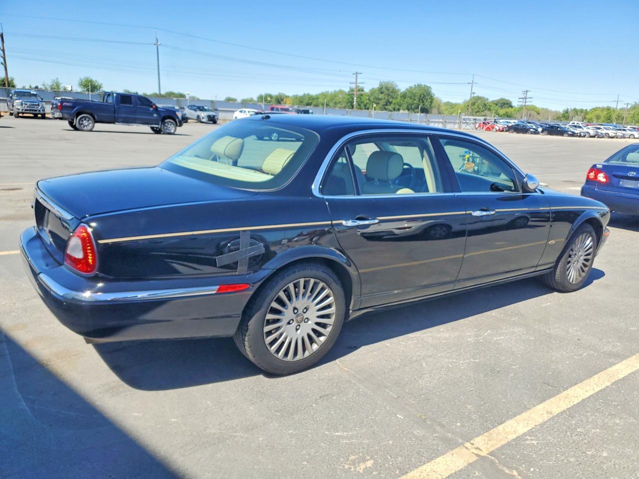 2006 Jaguar Vandenplas Black vin: SAJWA82B56SH11196