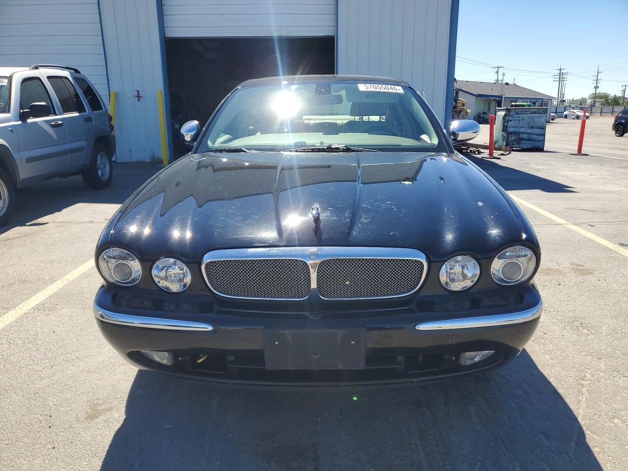 2006 Jaguar Vandenplas Black vin: SAJWA82B56SH11196