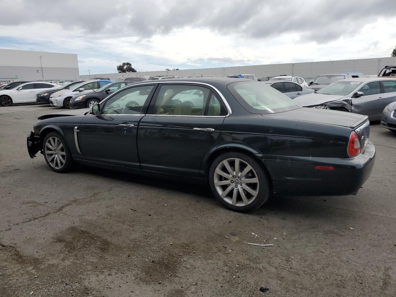 2008 Jaguar Xj Vanden Plas Green vin: SAJWA82B58SH19317