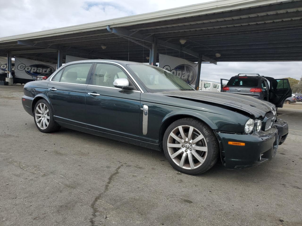 2008 Jaguar Xj Vanden Plas Green vin: SAJWA82B58SH19317