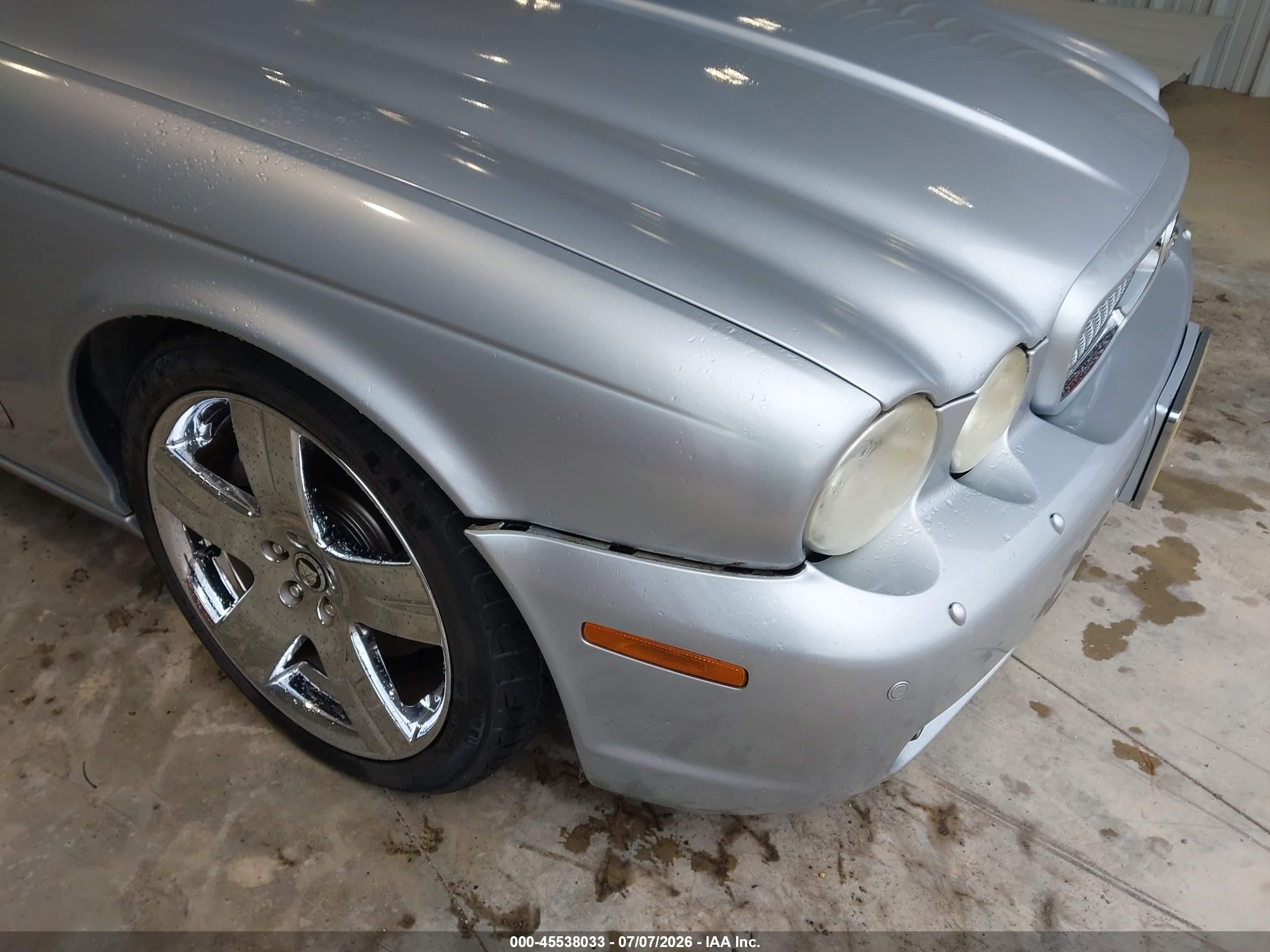2008 Jaguar Xj Vanden Plas Silver vin: SAJWA82B58SH23187