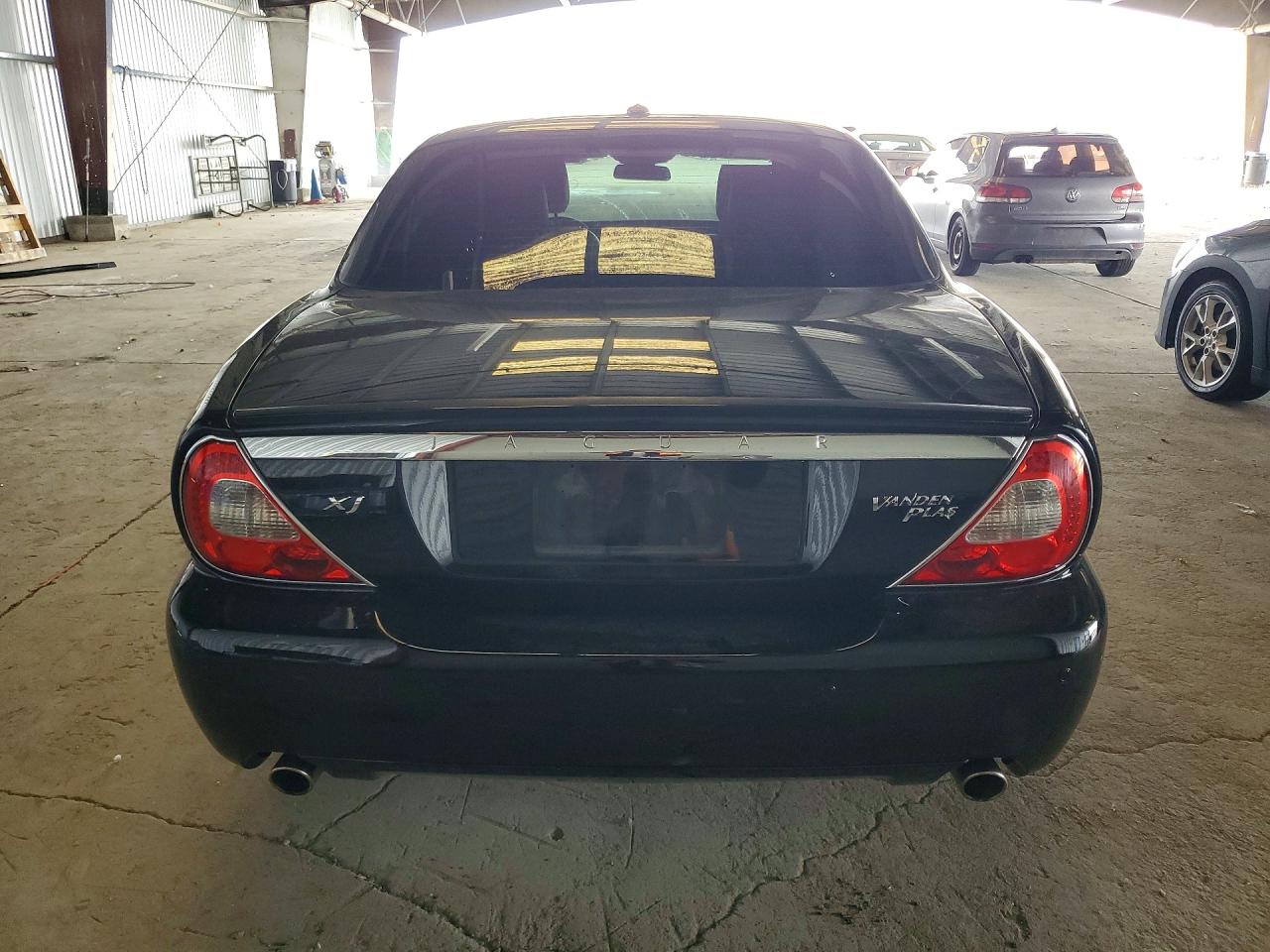 2008 Jaguar Xj Vanden Plas Black vin: SAJWA82B58SH27725