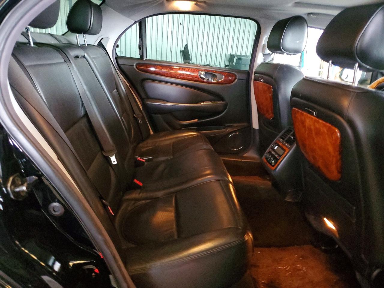 2008 Jaguar Xj Vanden Plas Black vin: SAJWA82B58SH27725