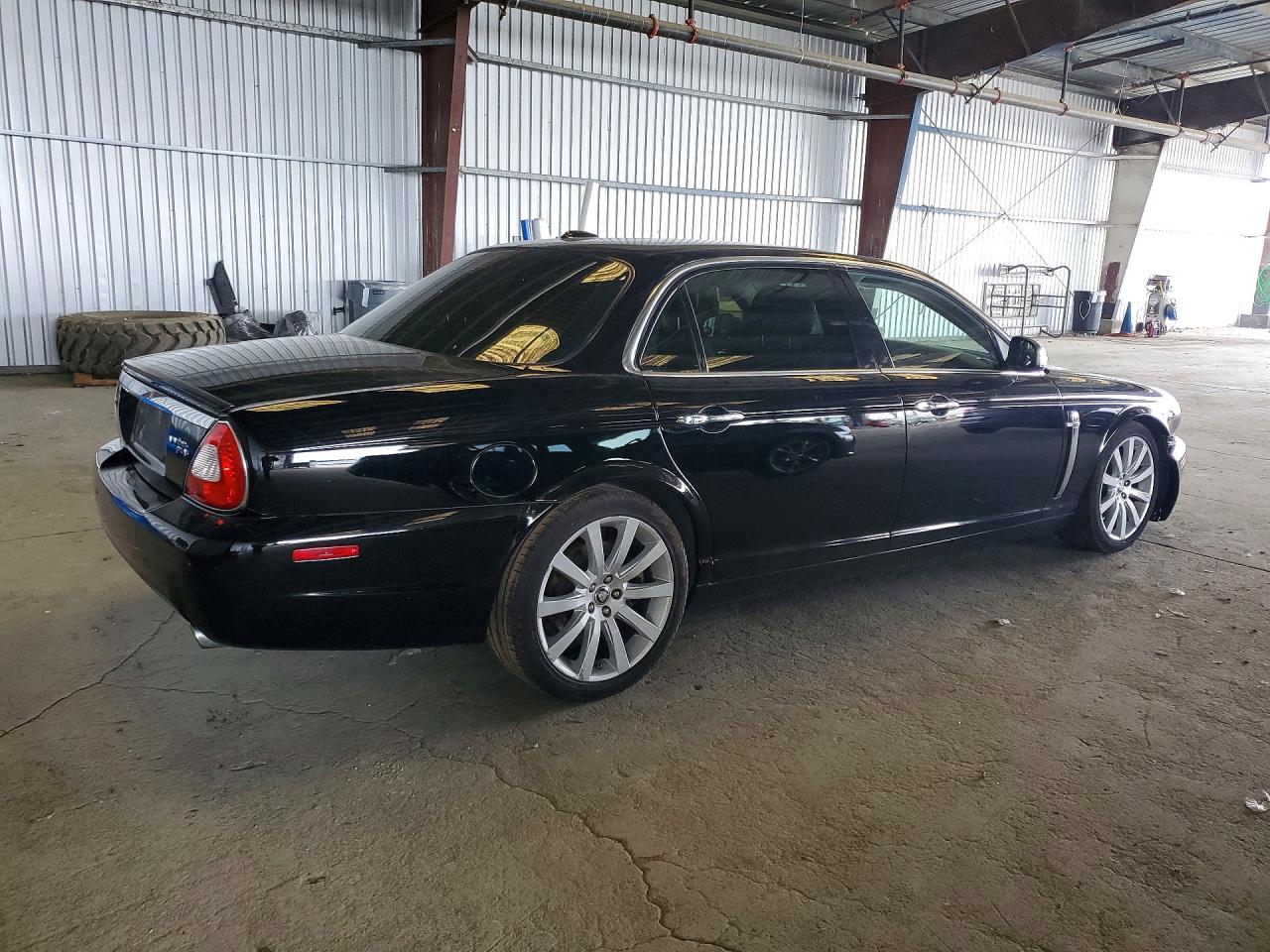 2008 Jaguar Xj Vanden Plas Black vin: SAJWA82B58SH27725