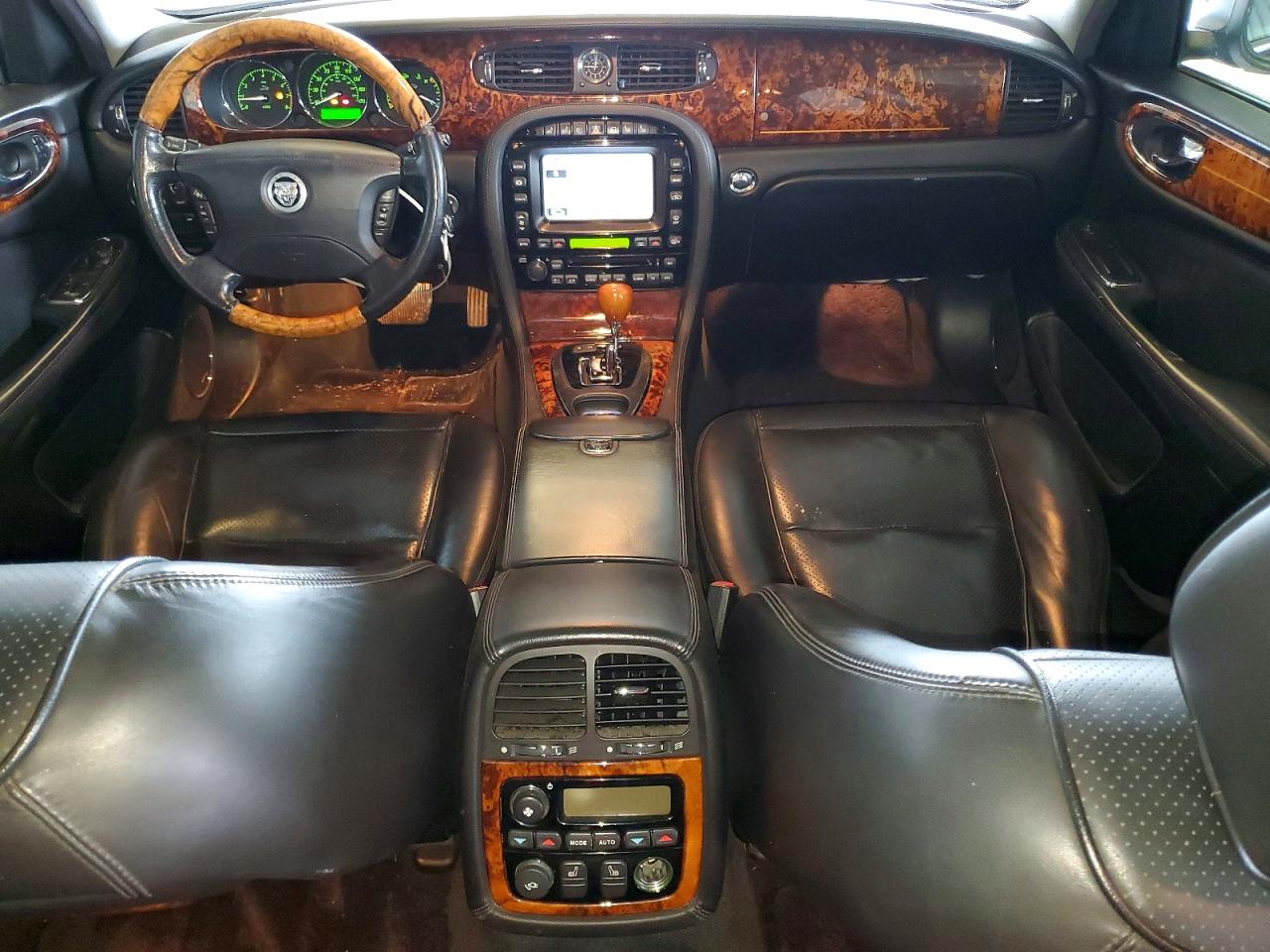 2008 Jaguar Xj Vanden Plas Black vin: SAJWA82B58SH27725