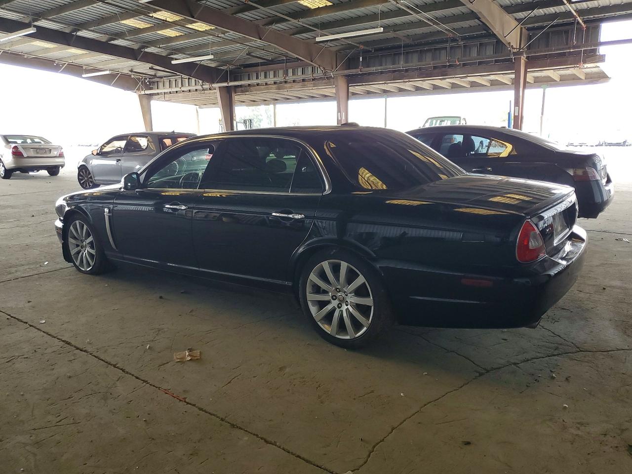 2008 Jaguar Xj Vanden Plas Black vin: SAJWA82B58SH27725