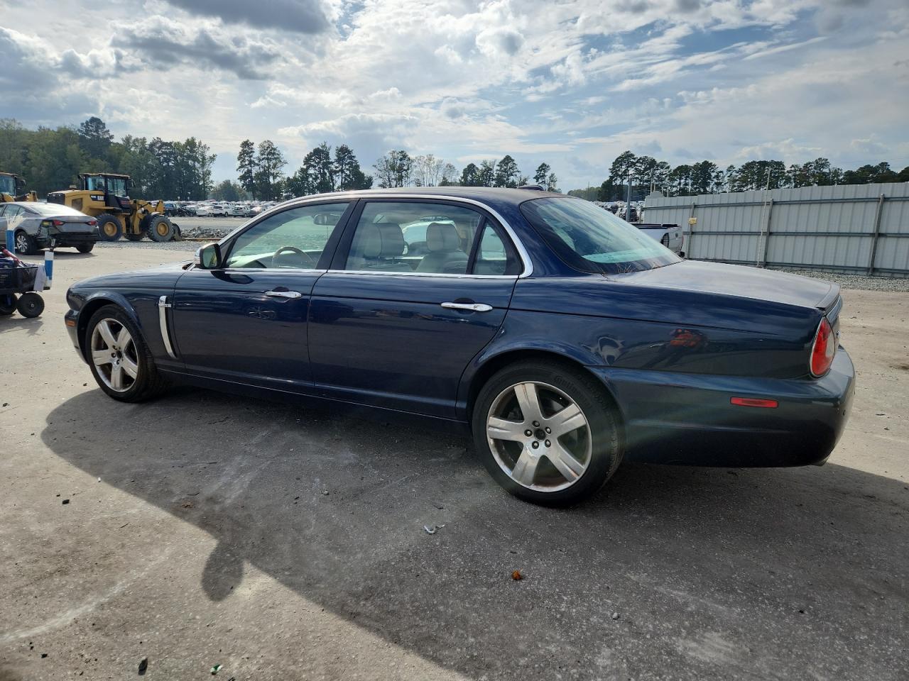 2008 Jaguar Xj Vanden Plas Blue vin: SAJWA82B68SH23893