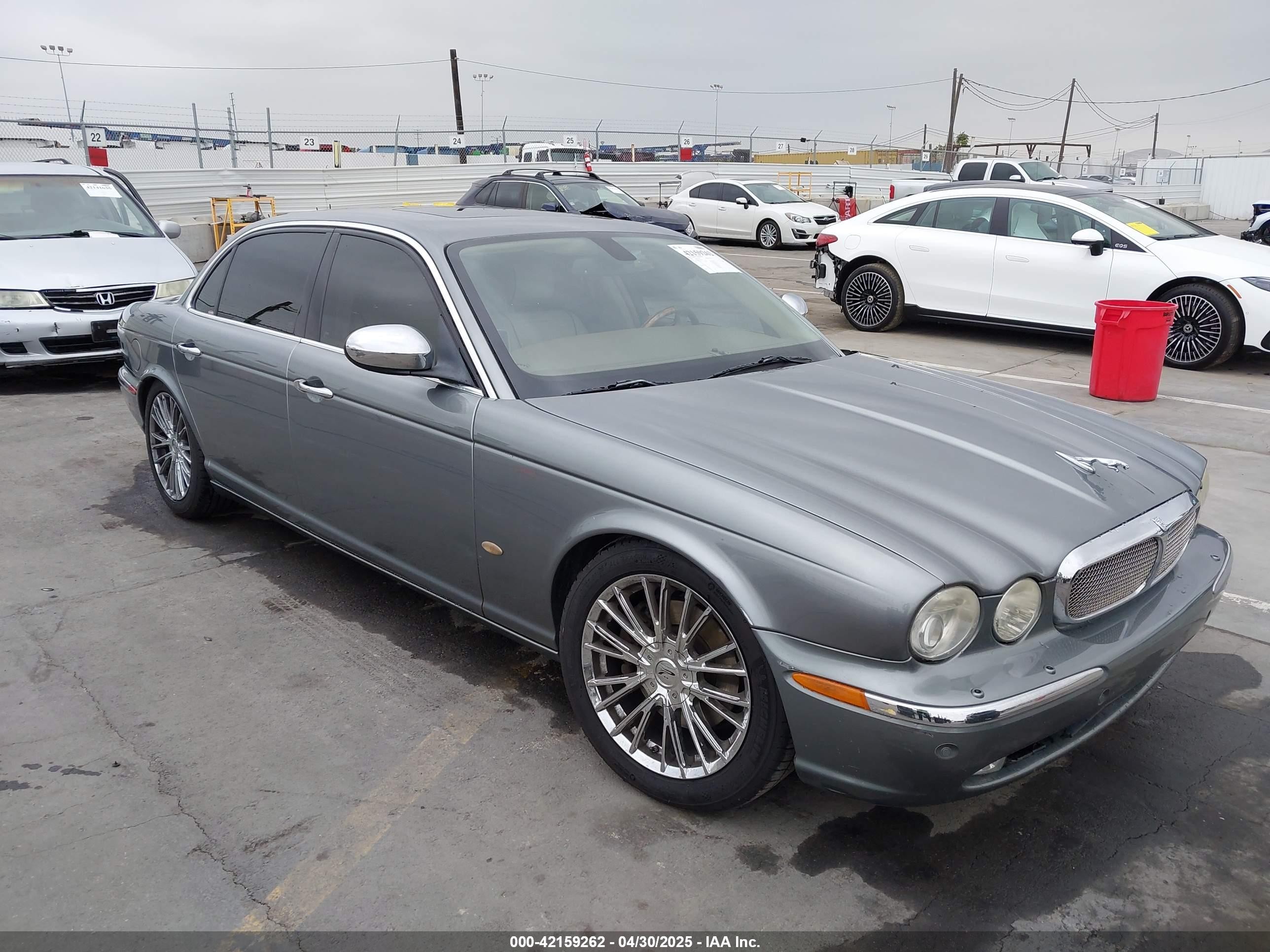 2006 Jaguar Xj Vanden Plas Gray vin: SAJWA82B76SH10941