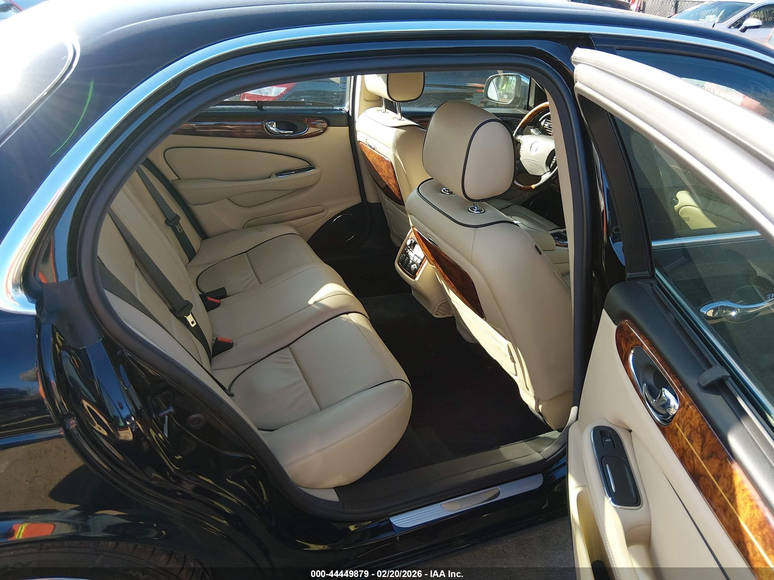 2008 Jaguar Xj Vanden Plas Black vin: SAJWA82B78SH29363