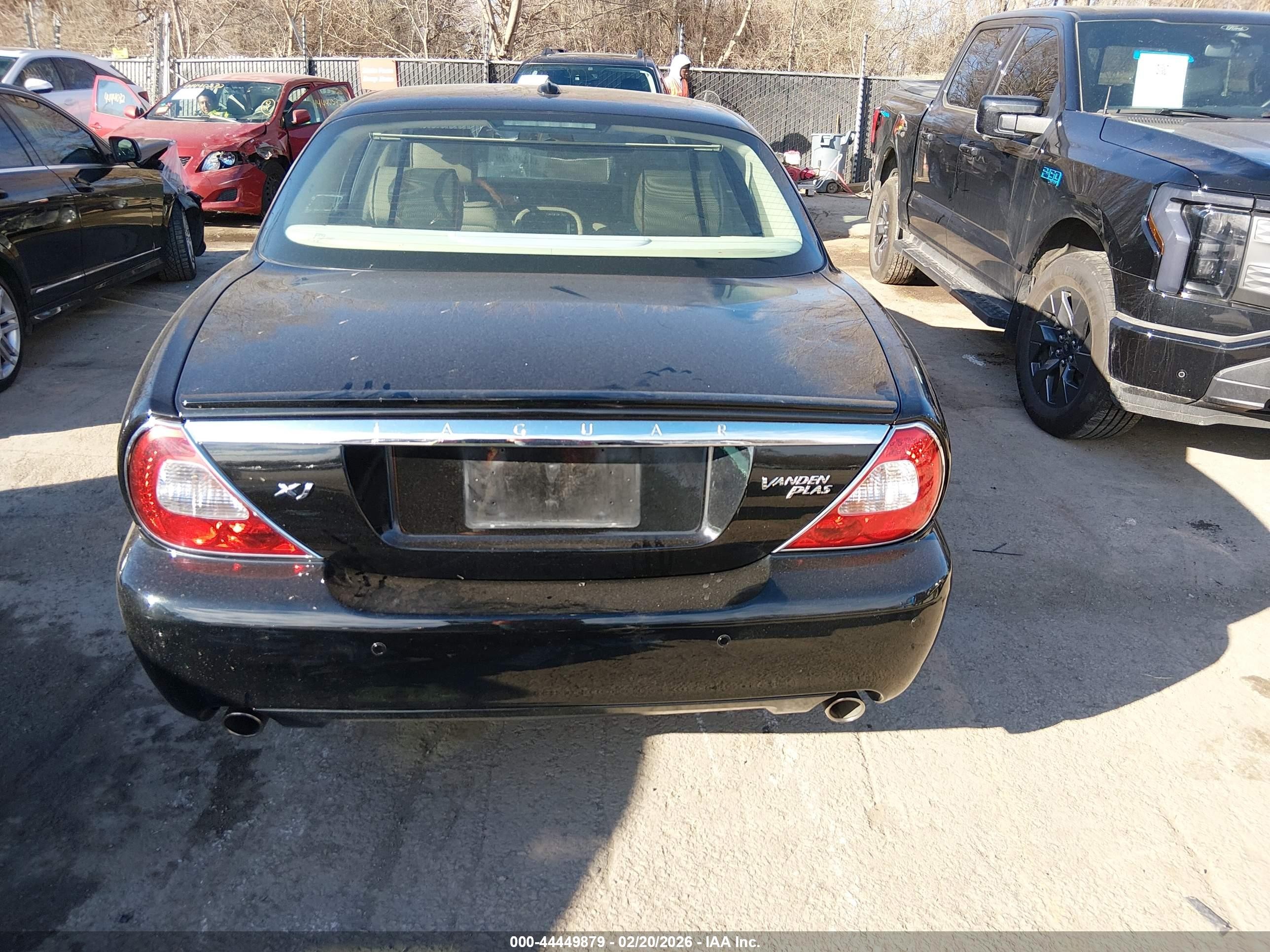 2008 Jaguar Xj Vanden Plas Black vin: SAJWA82B78SH29363