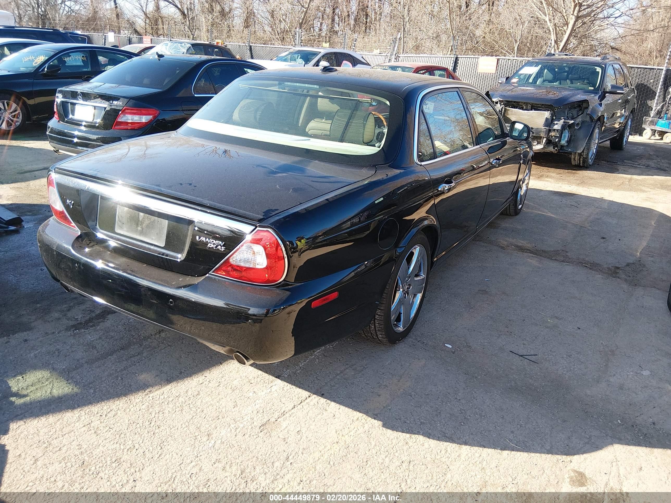 2008 Jaguar Xj Vanden Plas Black vin: SAJWA82B78SH29363