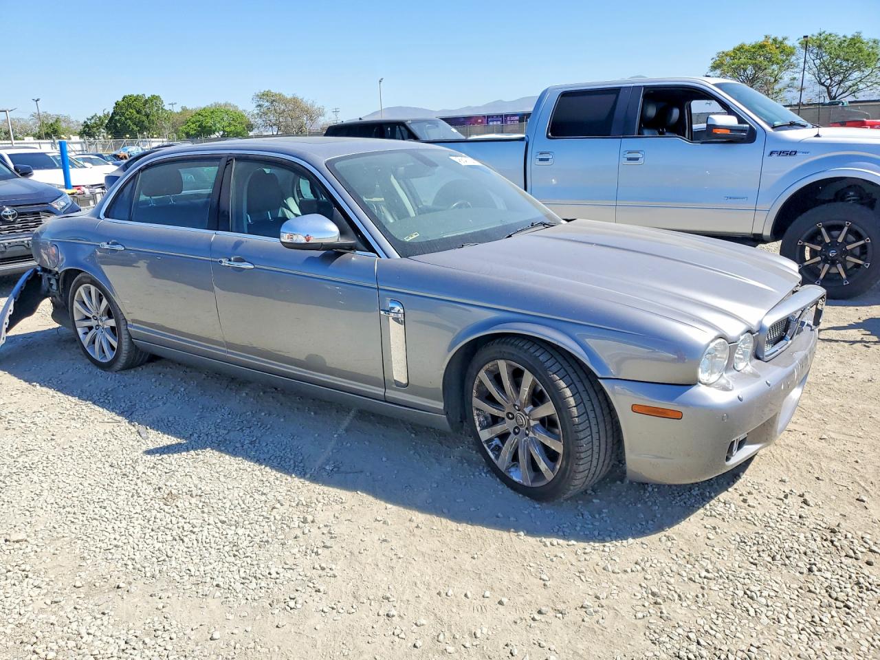 2008 Jaguar Xj Vanden Plas Gray vin: SAJWA82B98SH24004