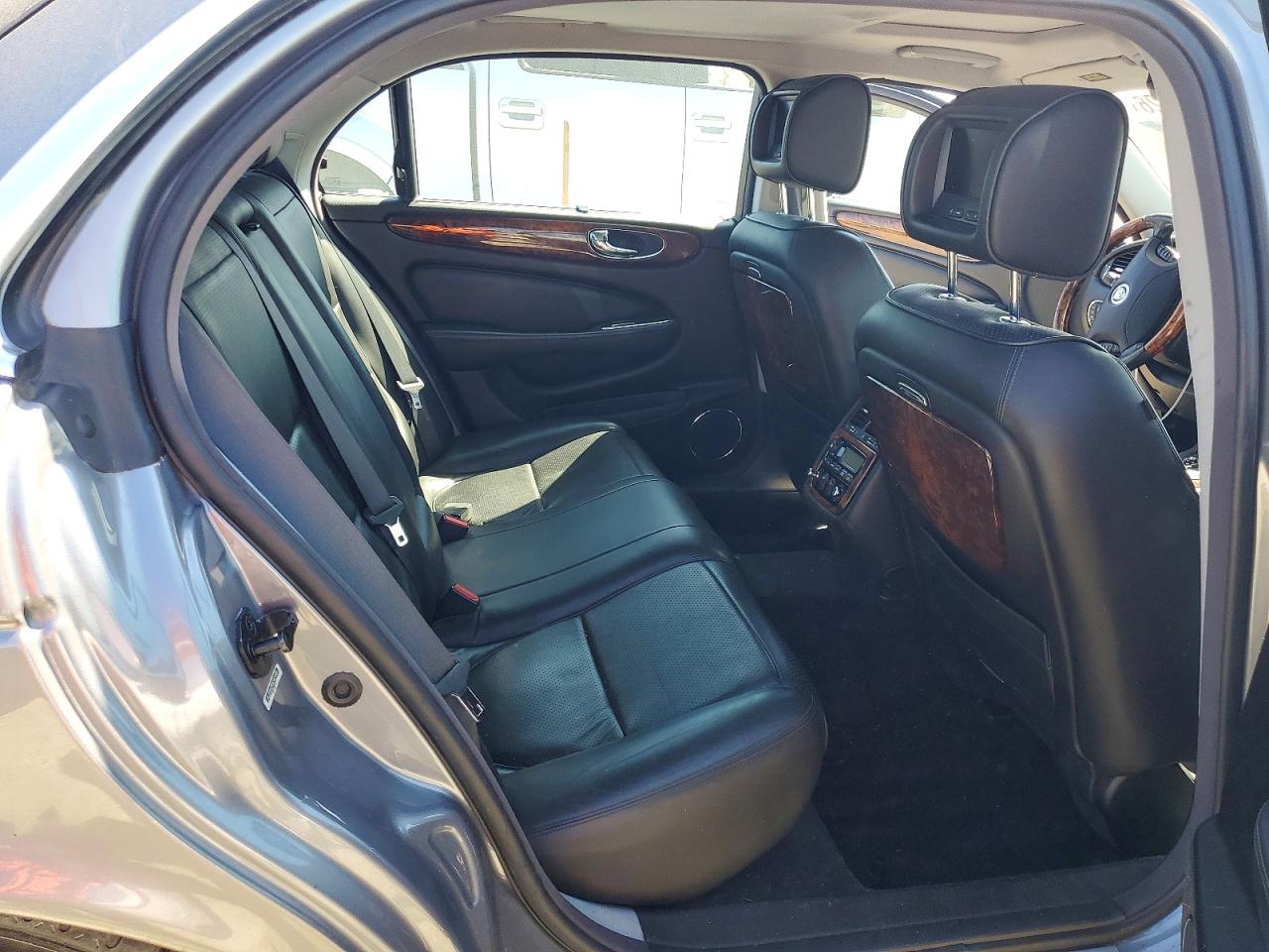 2008 Jaguar Xj Vanden Plas Gray vin: SAJWA82B98SH24004