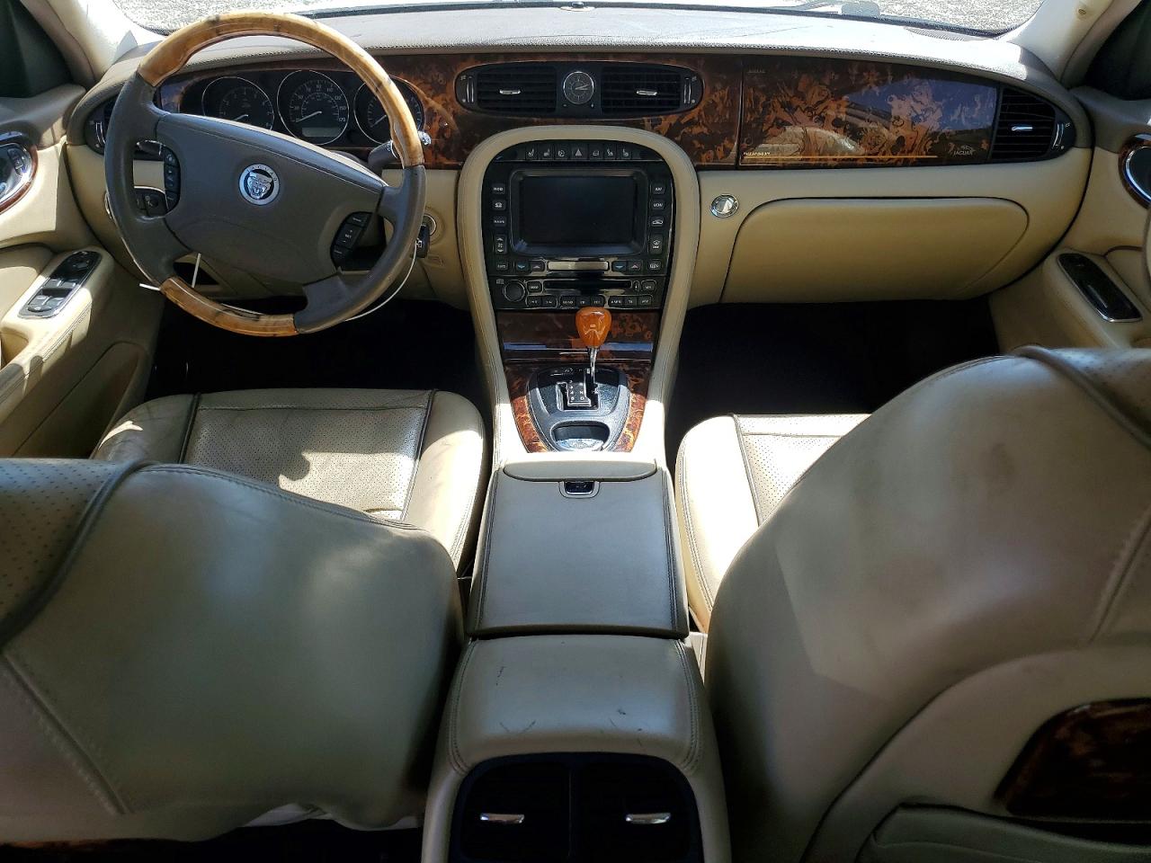 2008 Jaguar Xj Vanden Plas White vin: SAJWA82B98SH26786