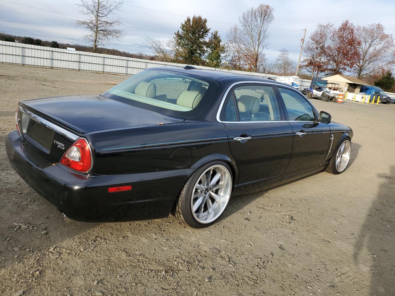2009 Jaguar Xj Super V8 Черный vin: SAJWA82B99SH31410