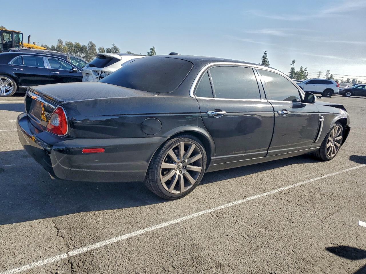 2008 Jaguar Xj Vanden Plas Black vin: SAJWA82BX8SH19264