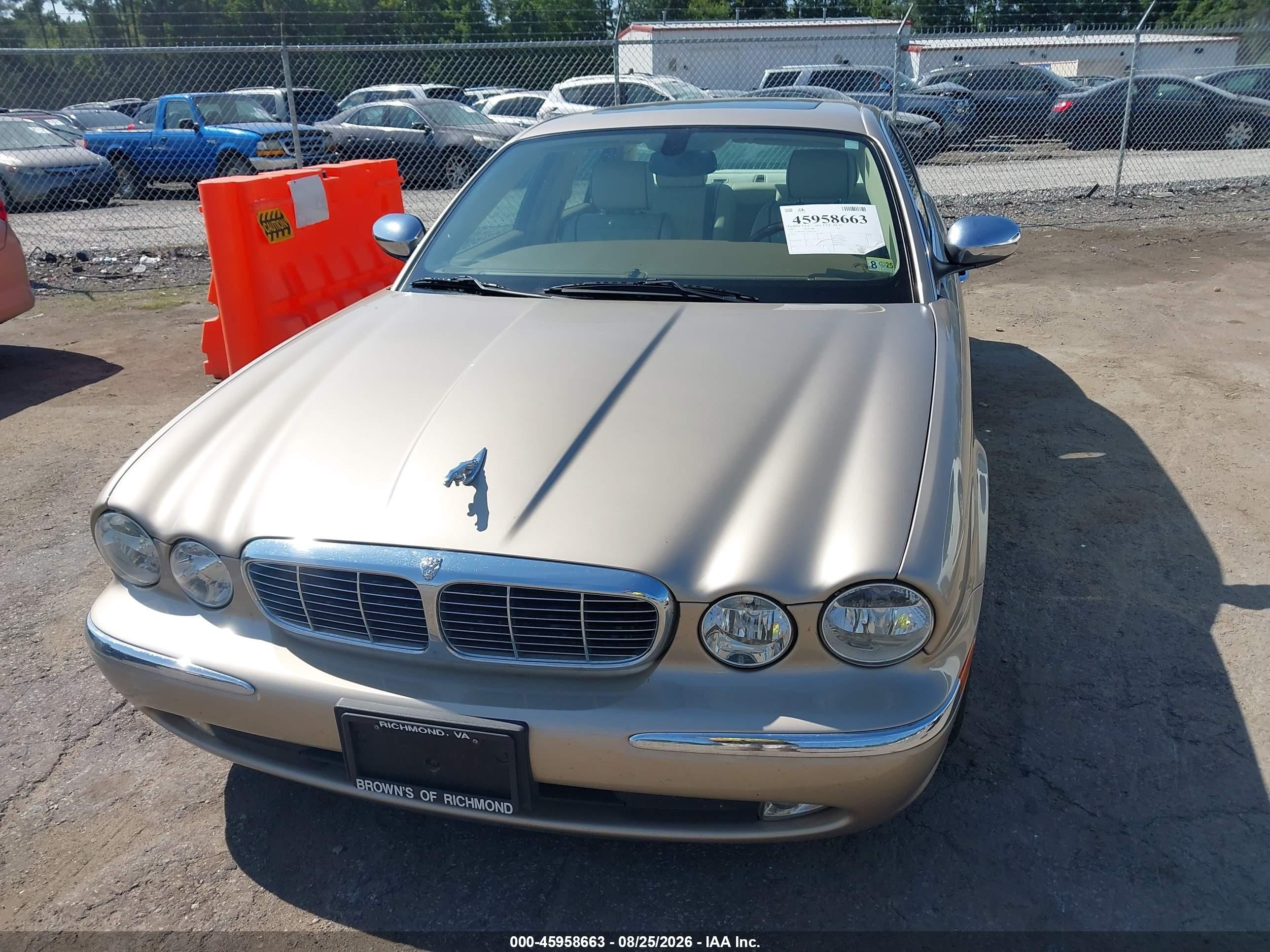 2005 Jaguar Xj Vanden Plas Gold vin: SAJWA82C15SG43292