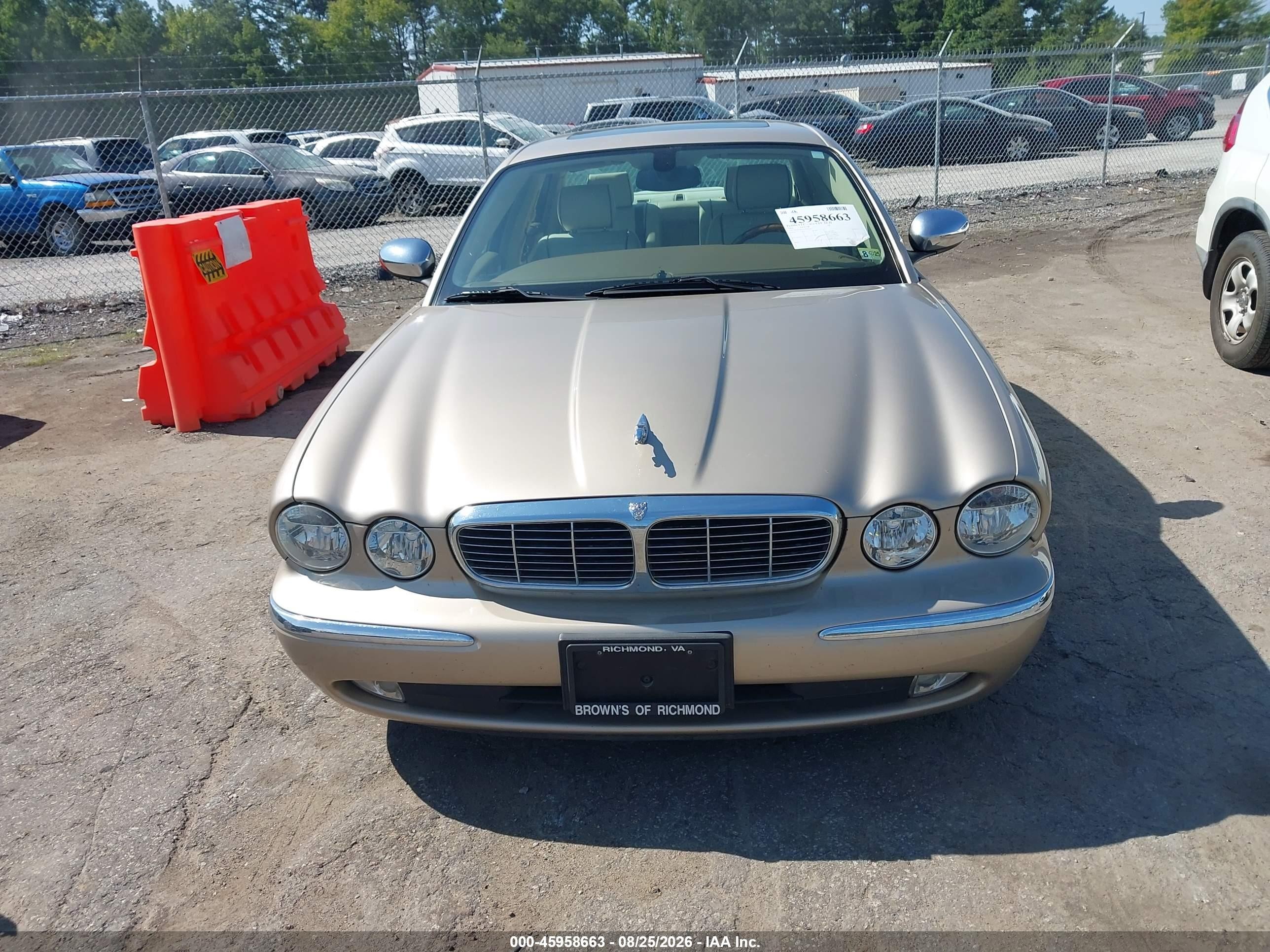 2005 Jaguar Xj Vanden Plas Gold vin: SAJWA82C15SG43292
