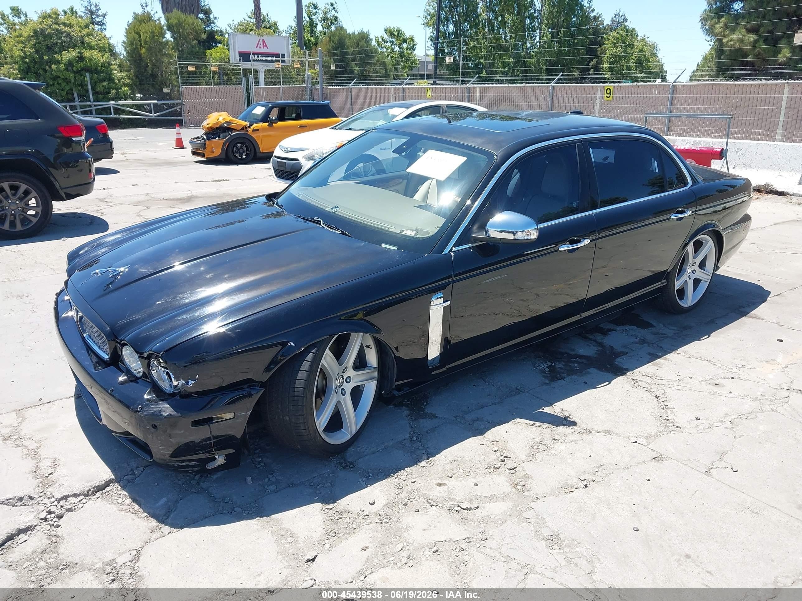 2008 Jaguar Xj Super V8 Black vin: SAJWA82C28TH26096