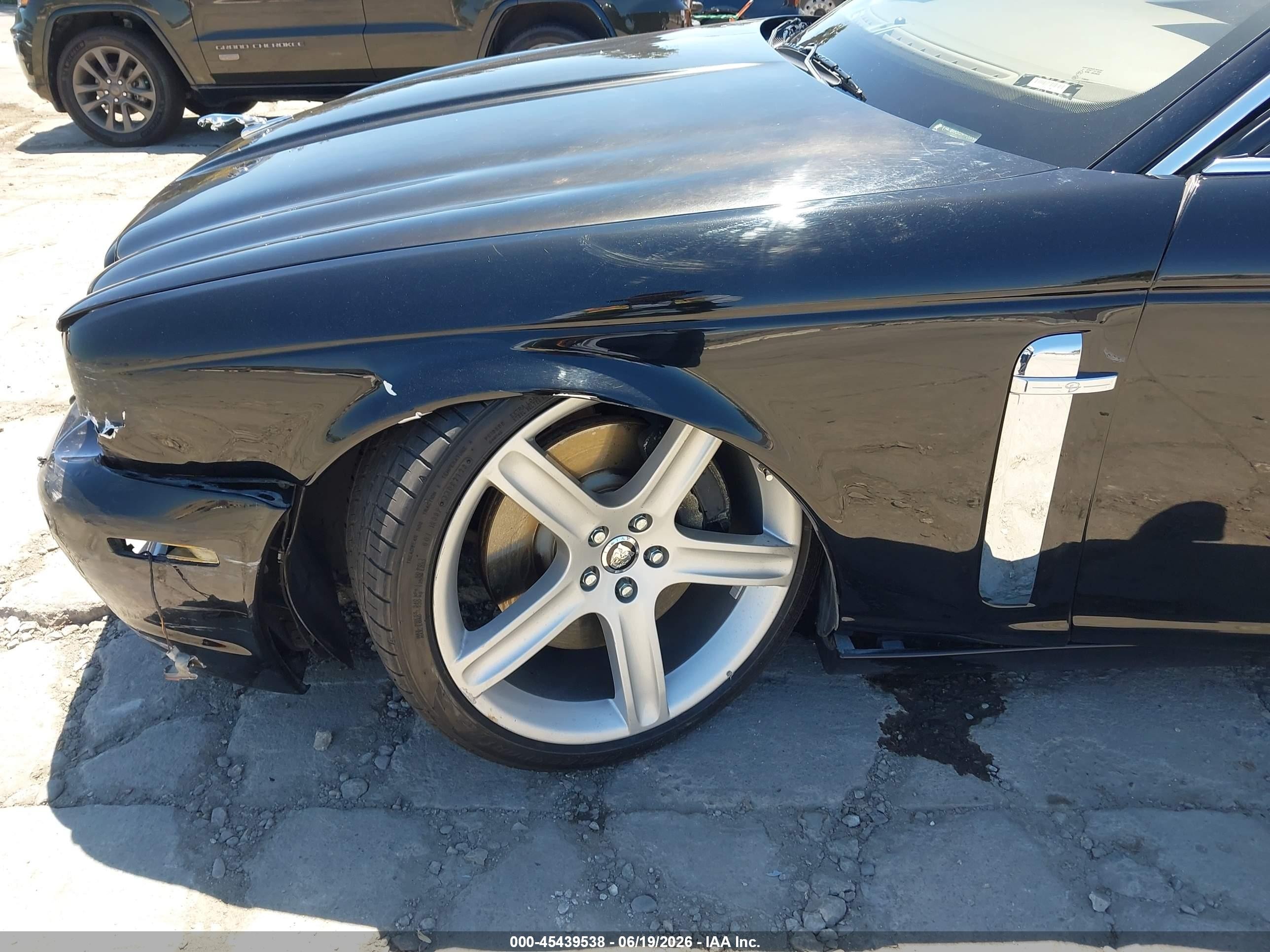 2008 Jaguar Xj Super V8 Black vin: SAJWA82C28TH26096