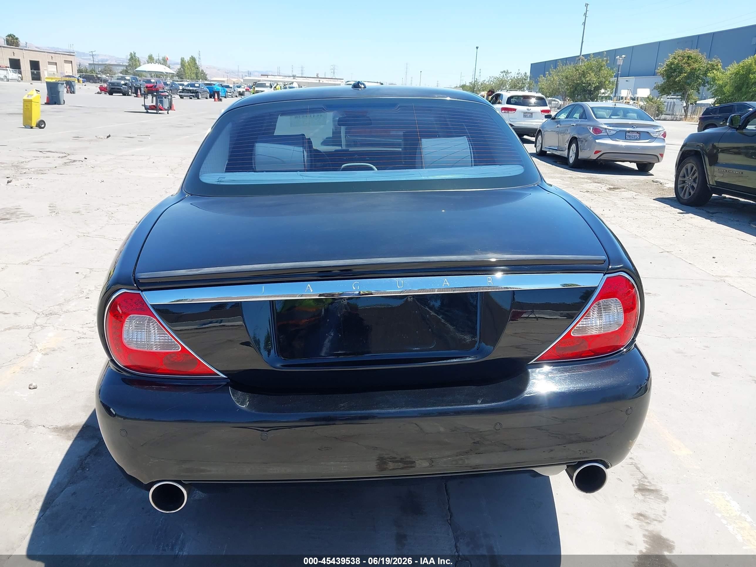 2008 Jaguar Xj Super V8 Black vin: SAJWA82C28TH26096
