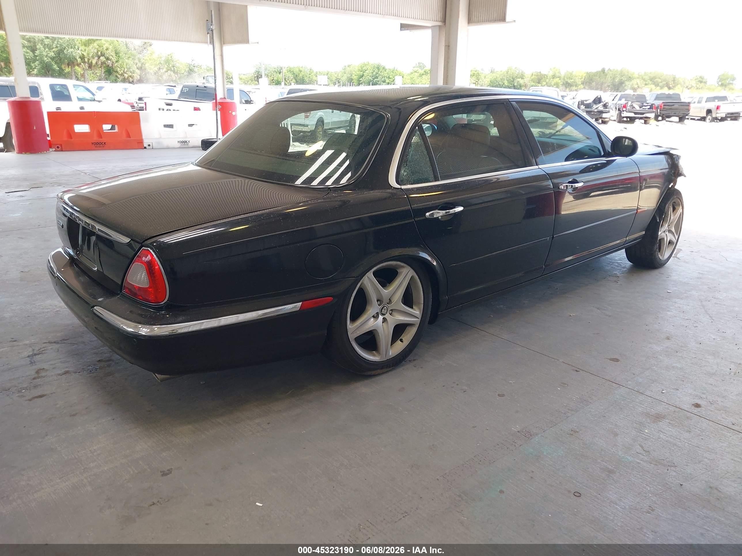 2005 Jaguar Xj Vanden Plas Black vin: SAJWA82C35SG47585